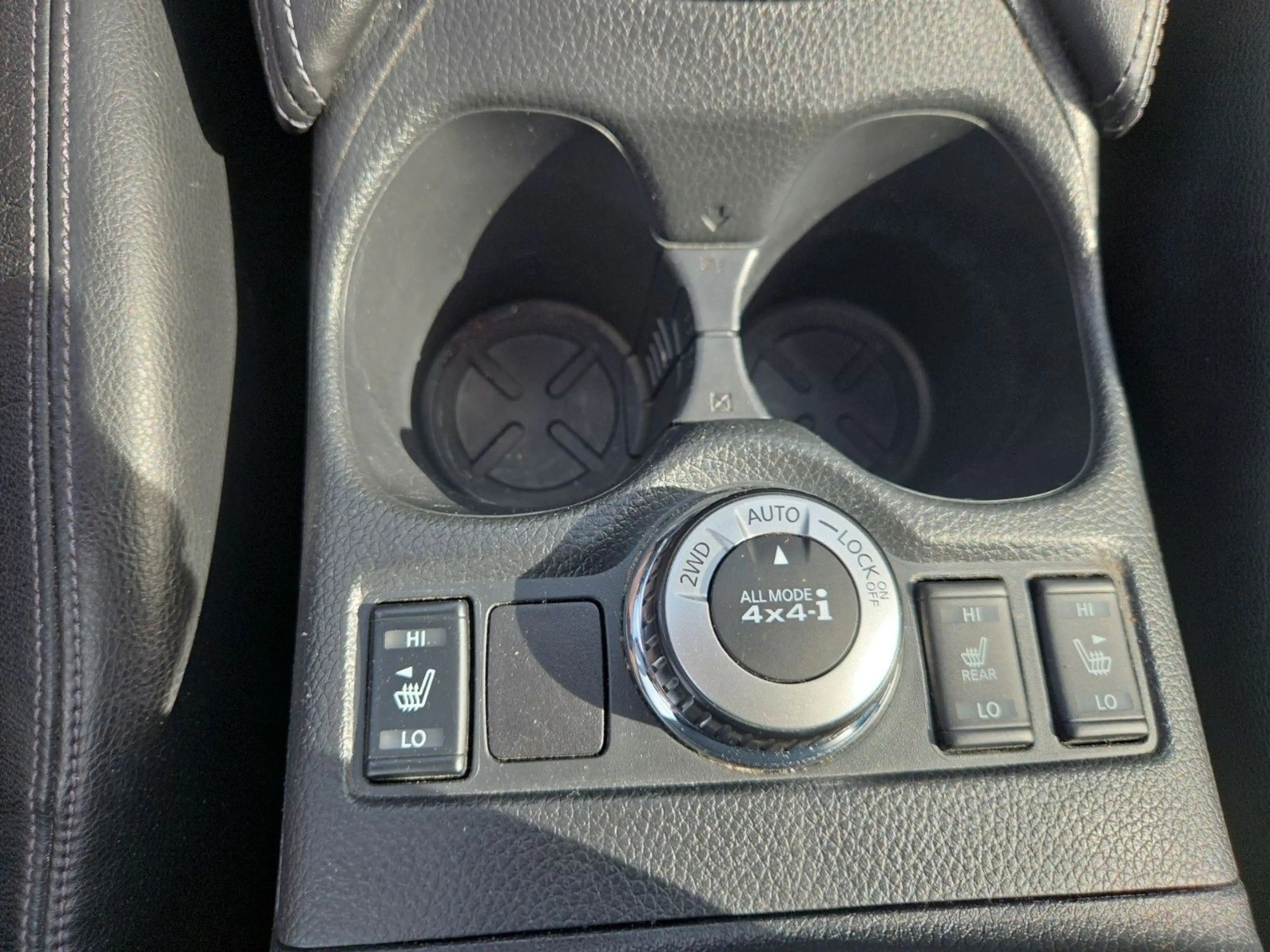 Nissan X-Trail Tekna 2.0 Diesel 4x4 177PS MT 7-Sitzer — photo 20