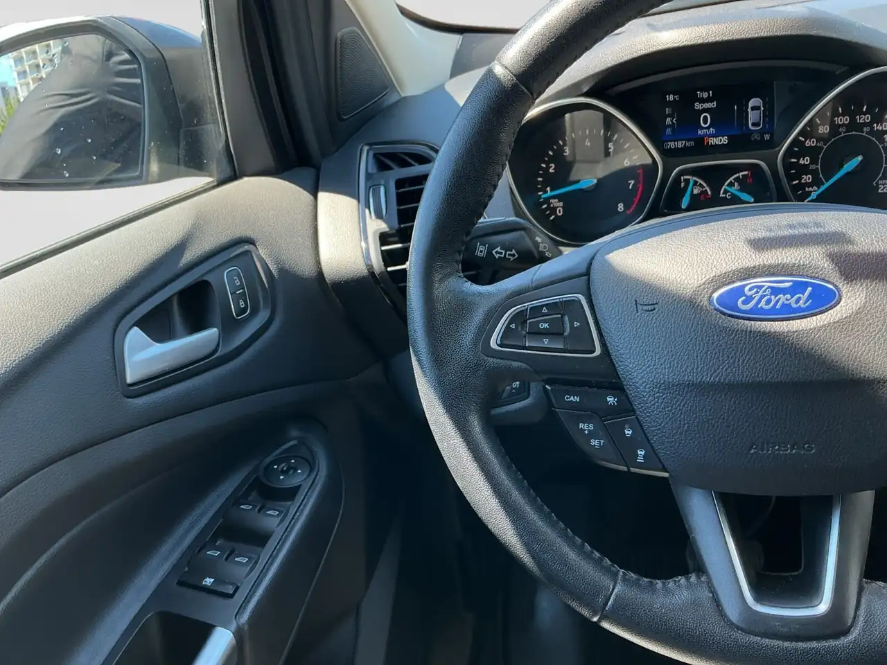 Ford Escape снимка Ford Escape