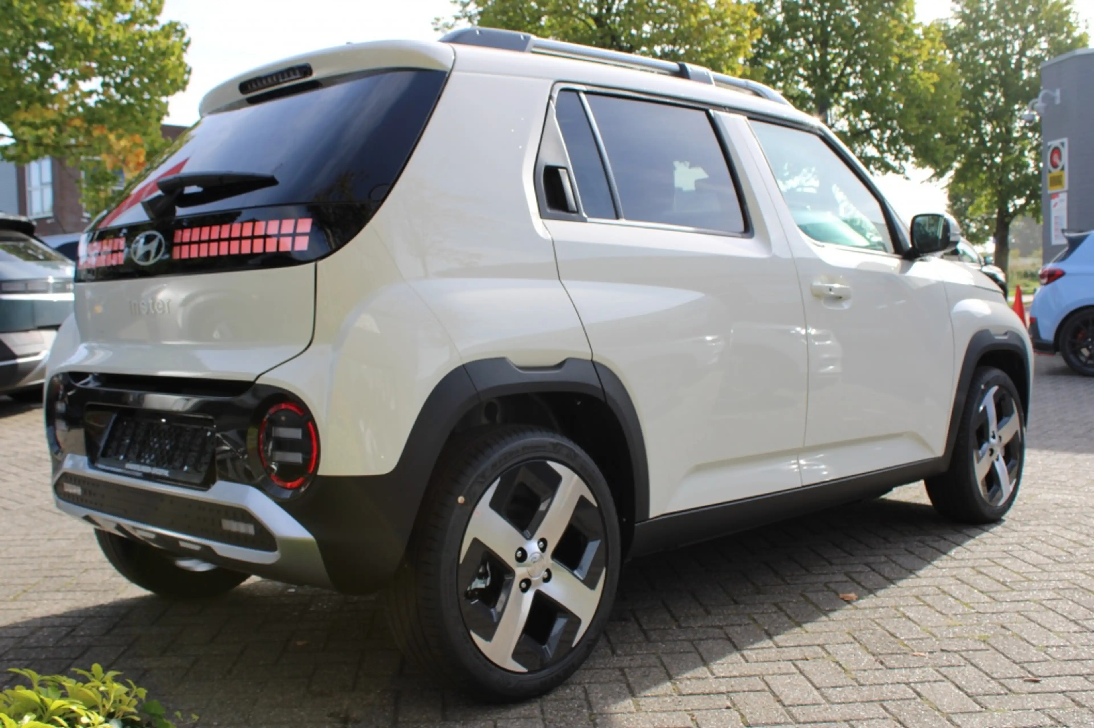 Hyundai Inster Pulse Advanced | 42 kWh | Inclusief € 2.000,- Voor — photo 5