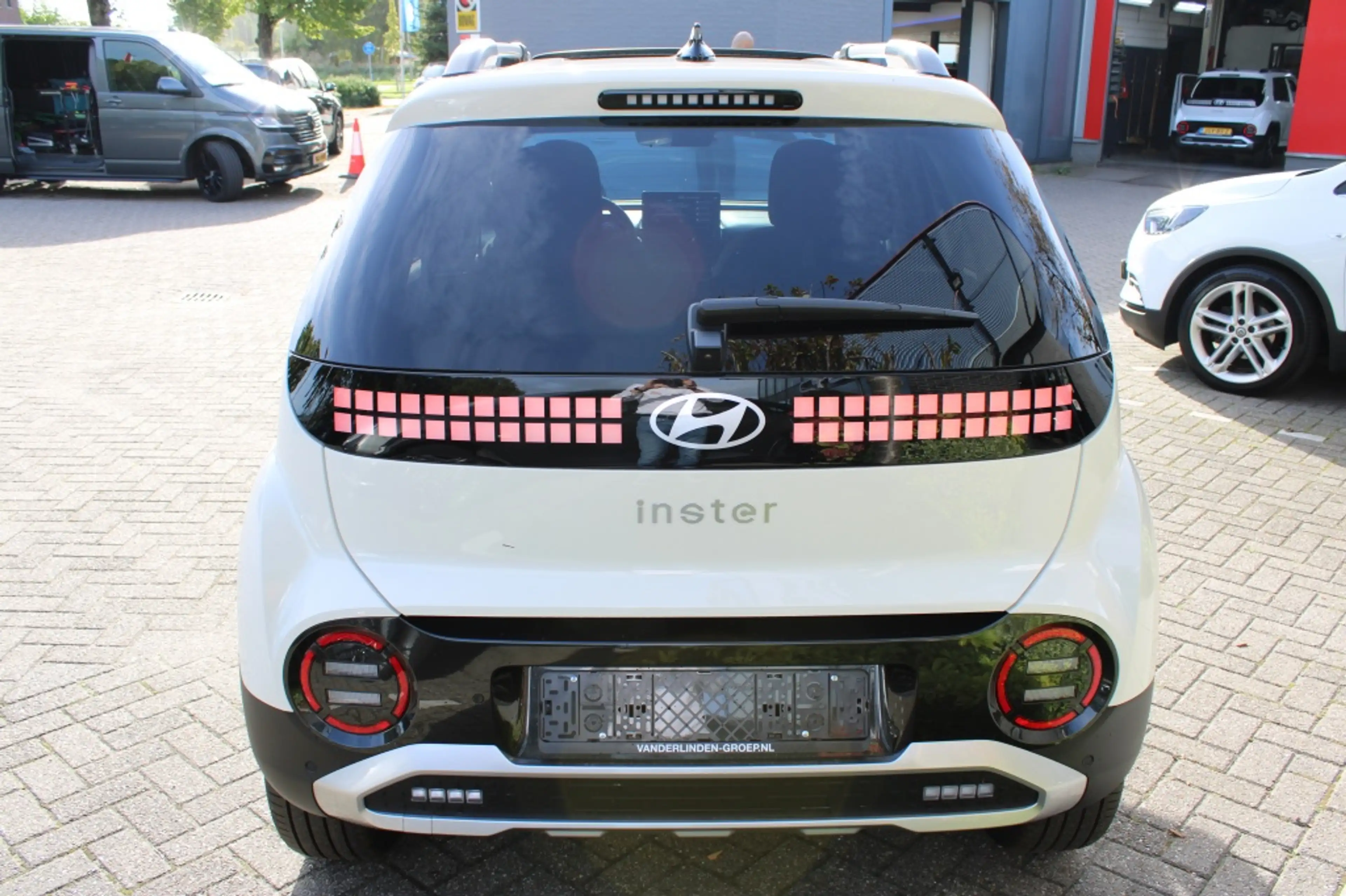 Hyundai Inster Pulse Advanced | 42 kWh | Inclusief € 2.000,- Voor — photo 4