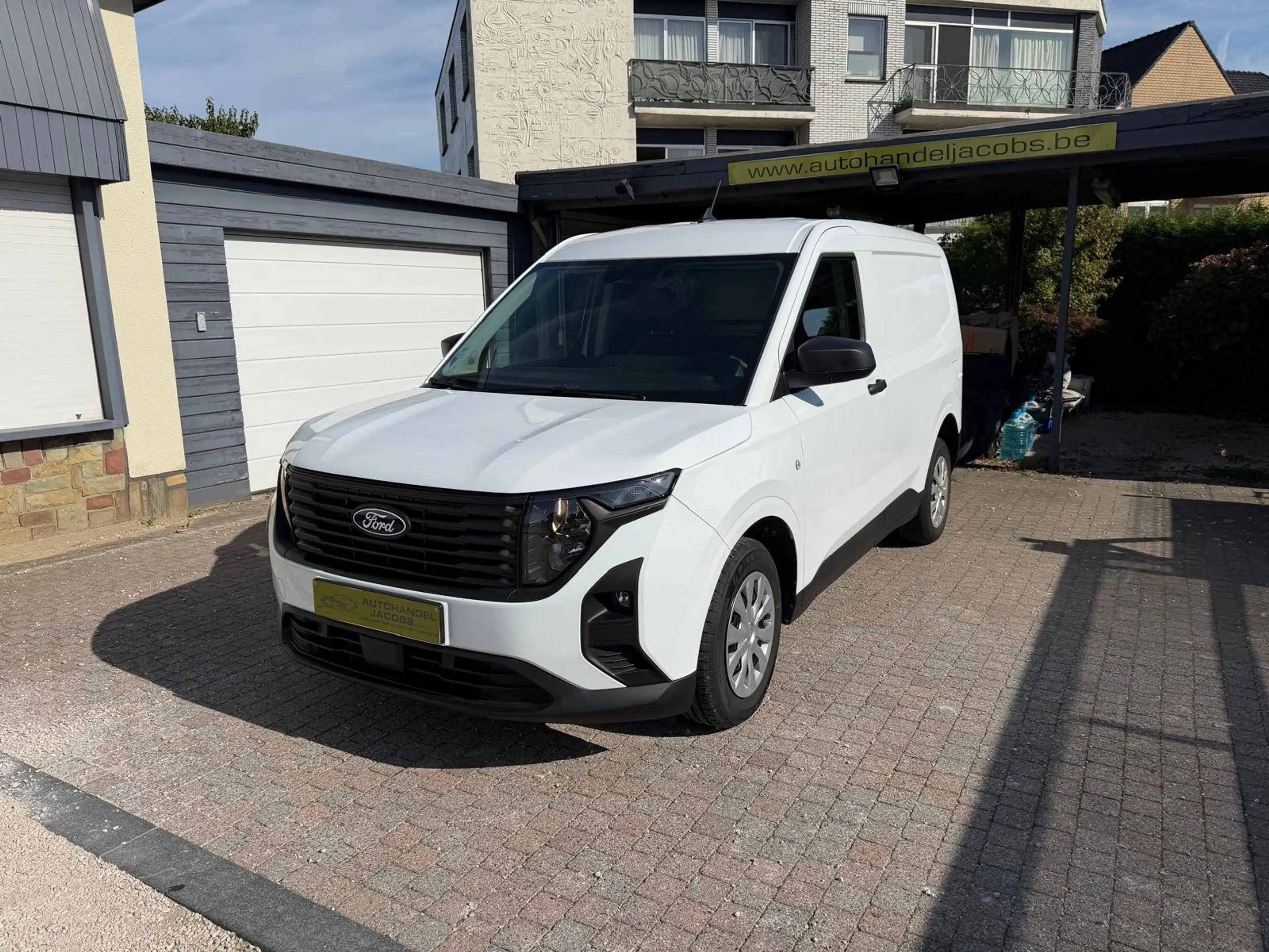 Ford Transit Courier 1.0 BENZ * 125PK * NIEUWSTAAT * 3.000KM!! * LANE * APPLE CARPLAY — photo 3