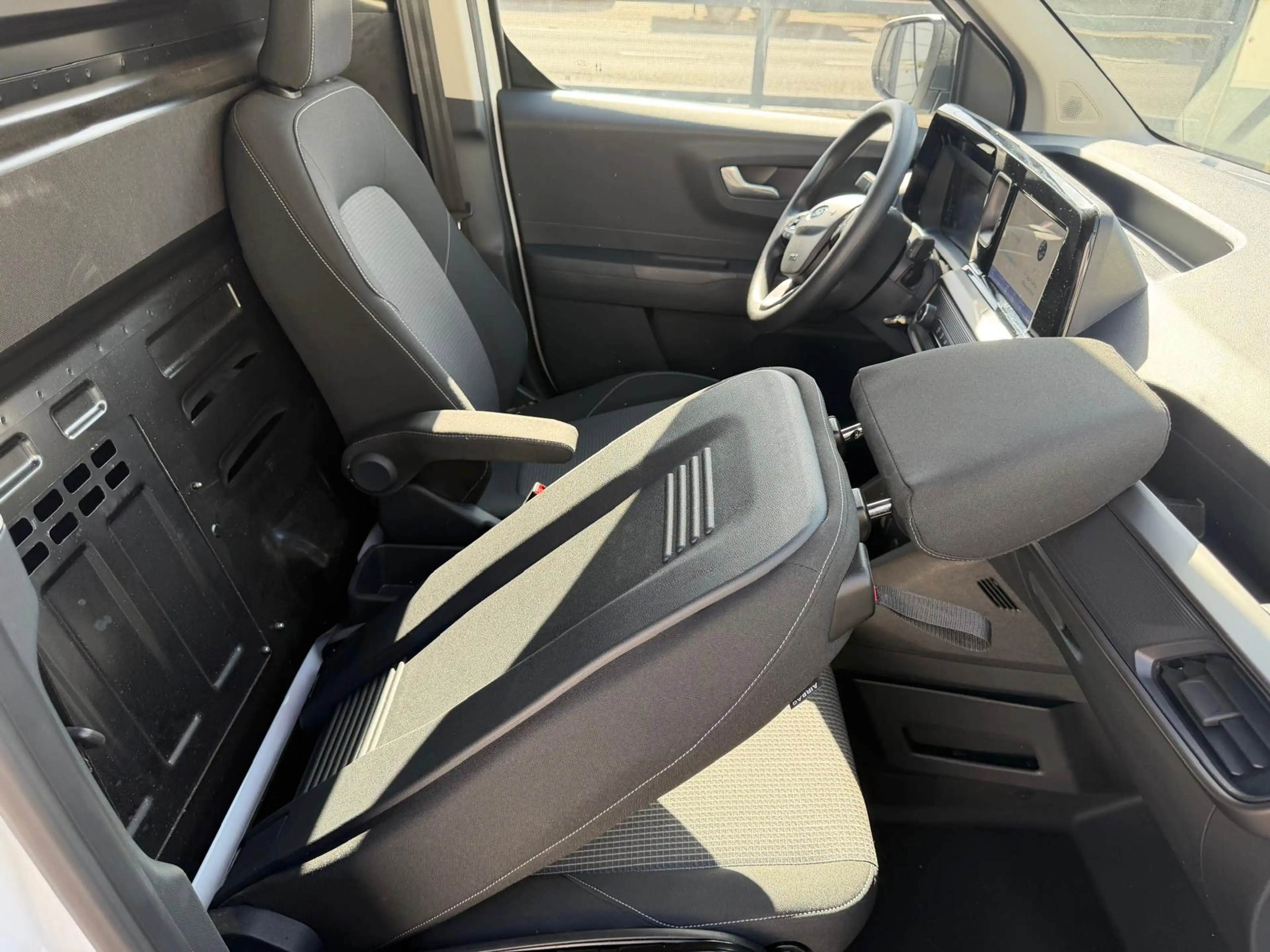 Ford Transit Courier 1.0 BENZ * 125PK * NIEUWSTAAT * 3.000KM!! * LANE * APPLE CARPLAY — photo 12