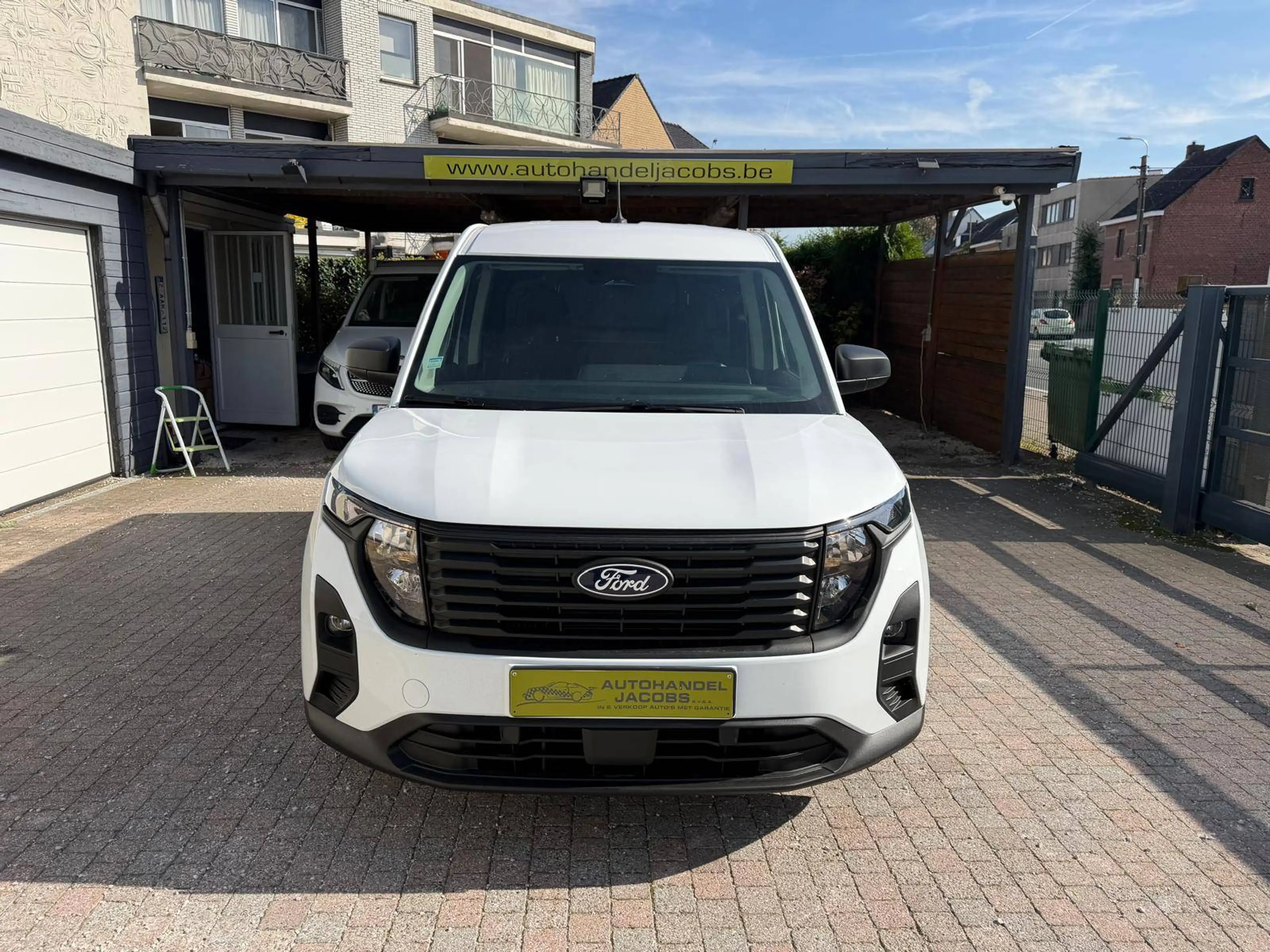 Ford Transit Courier 1.0 BENZ * 125PK * NIEUWSTAAT * 3.000KM!! * LANE * APPLE CARPLAY — photo 5