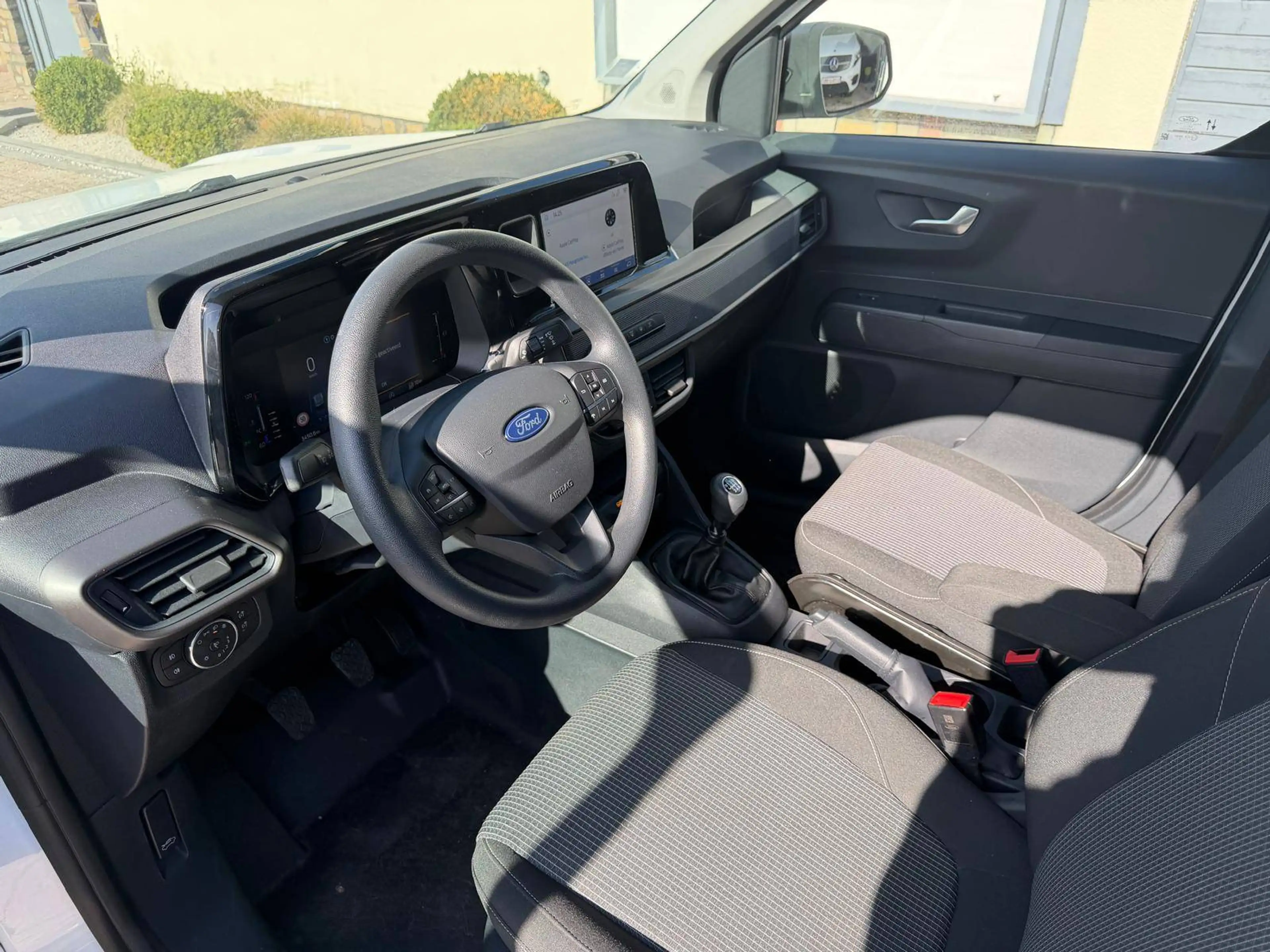 Ford Transit Courier 1.0 BENZ * 125PK * NIEUWSTAAT * 3.000KM!! * LANE * APPLE CARPLAY — photo 8