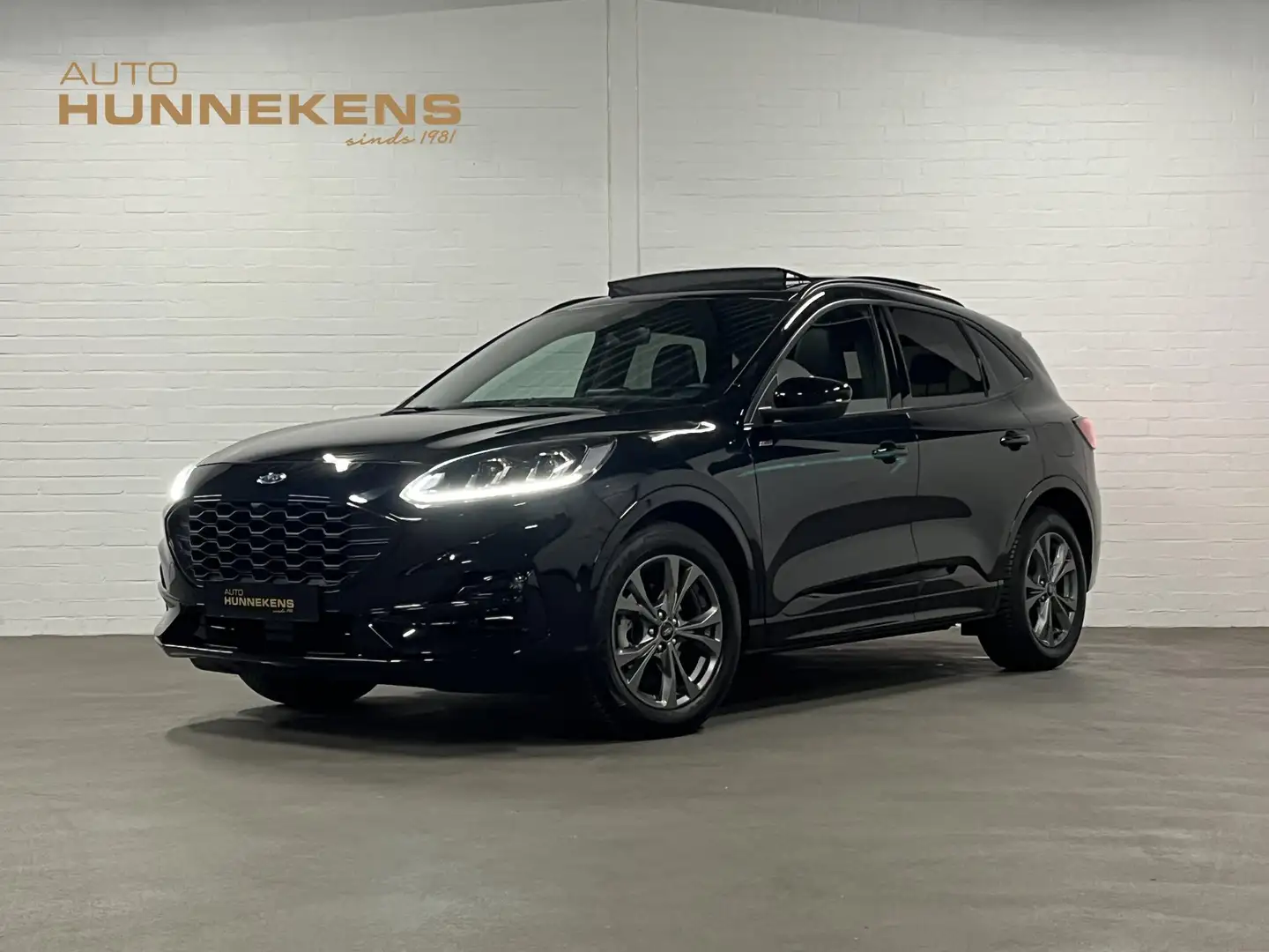 Ford Kuga 1.5 EcoBoost ST-Line X *1800kg Trekgewicht | Open Zwart - 1