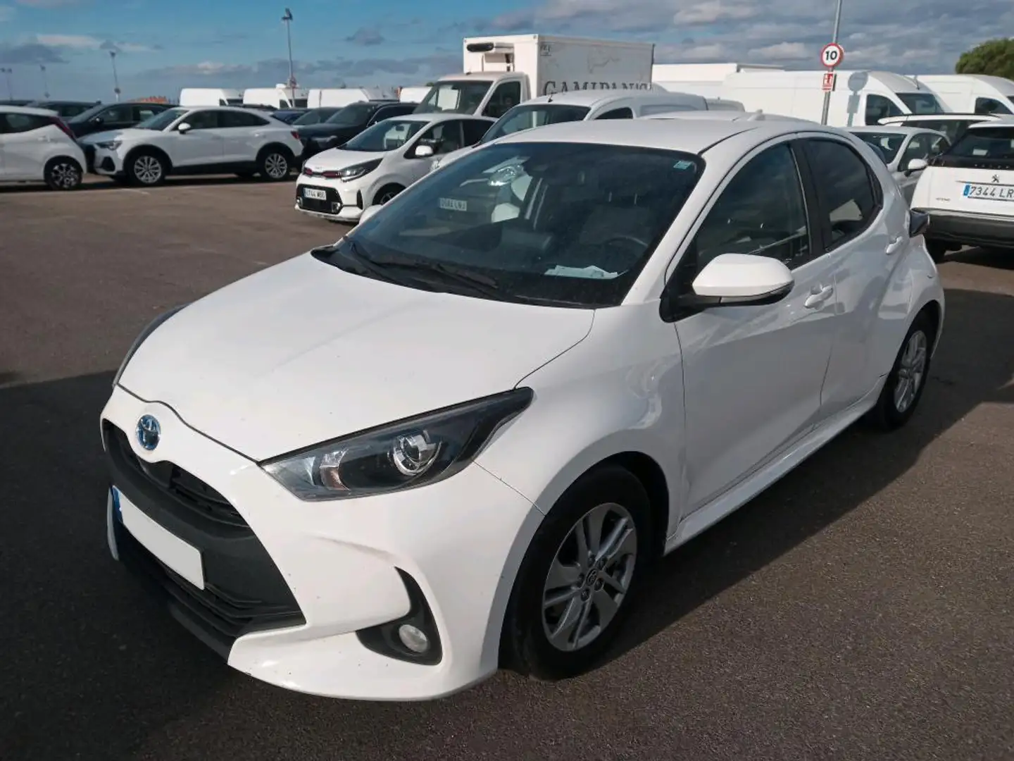Toyota Yaris 120H 1.5 Business Plus Blanco - 1