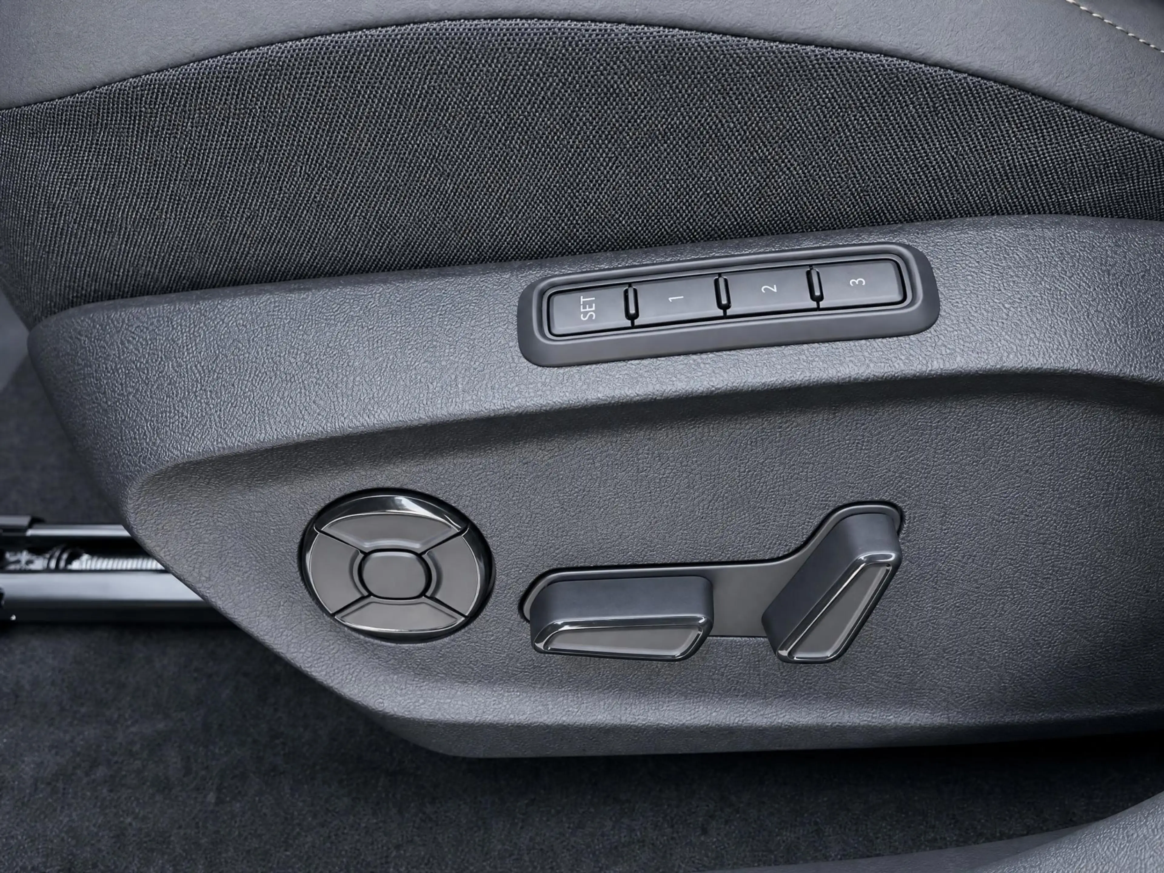 CUPRA Raval Performance First Edition 56 kWh 211 PK l Sennheis — photo 9