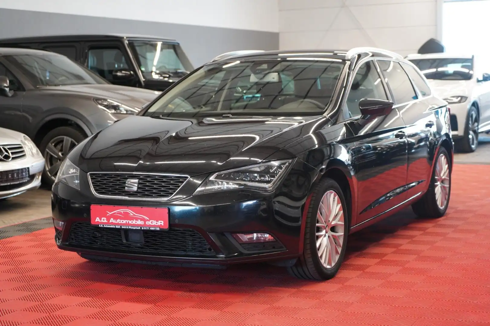 SEAT Leon ST 2.0 TDI Combi Style 2.Hand*Acc*SeatSound Noir - 1