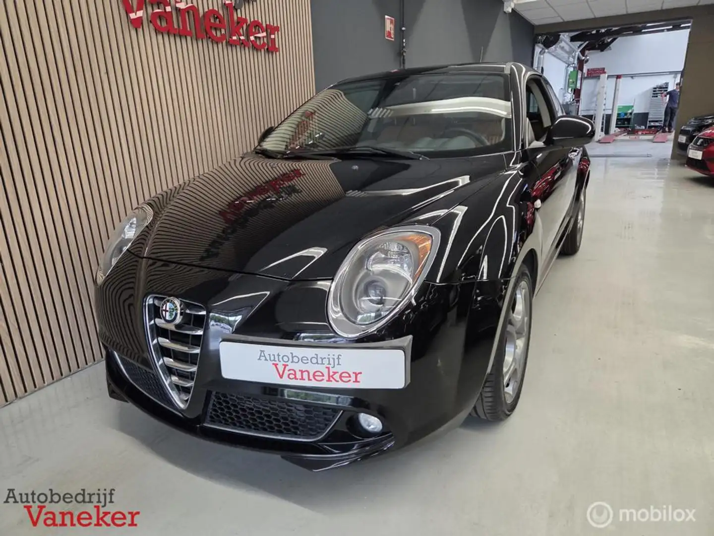 Alfa Romeo MiTo 0.9 TwinAir Esclusivo|Leder|Navi|DNA|NL auto Noir - 2