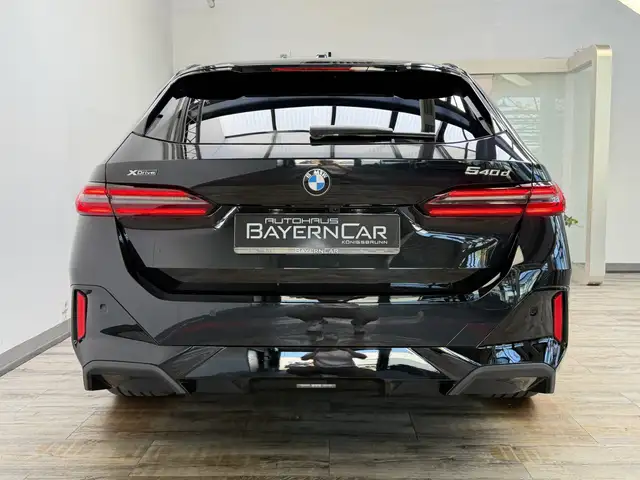 BMW 5 Series view 5