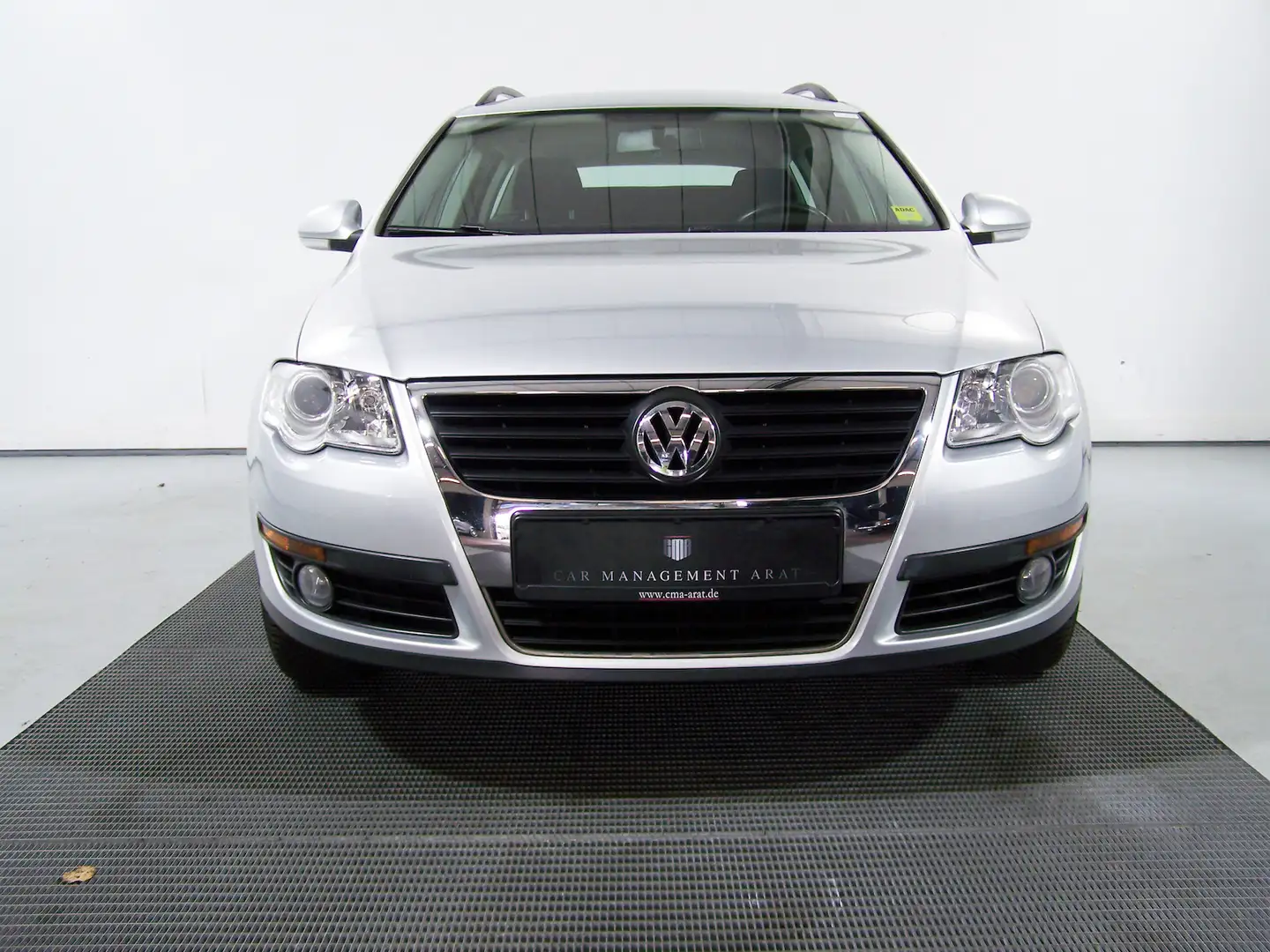 Volkswagen Passat Variant 2.0 TDI Trendline AUTOM KLIMA+AHK Schwarz - 2