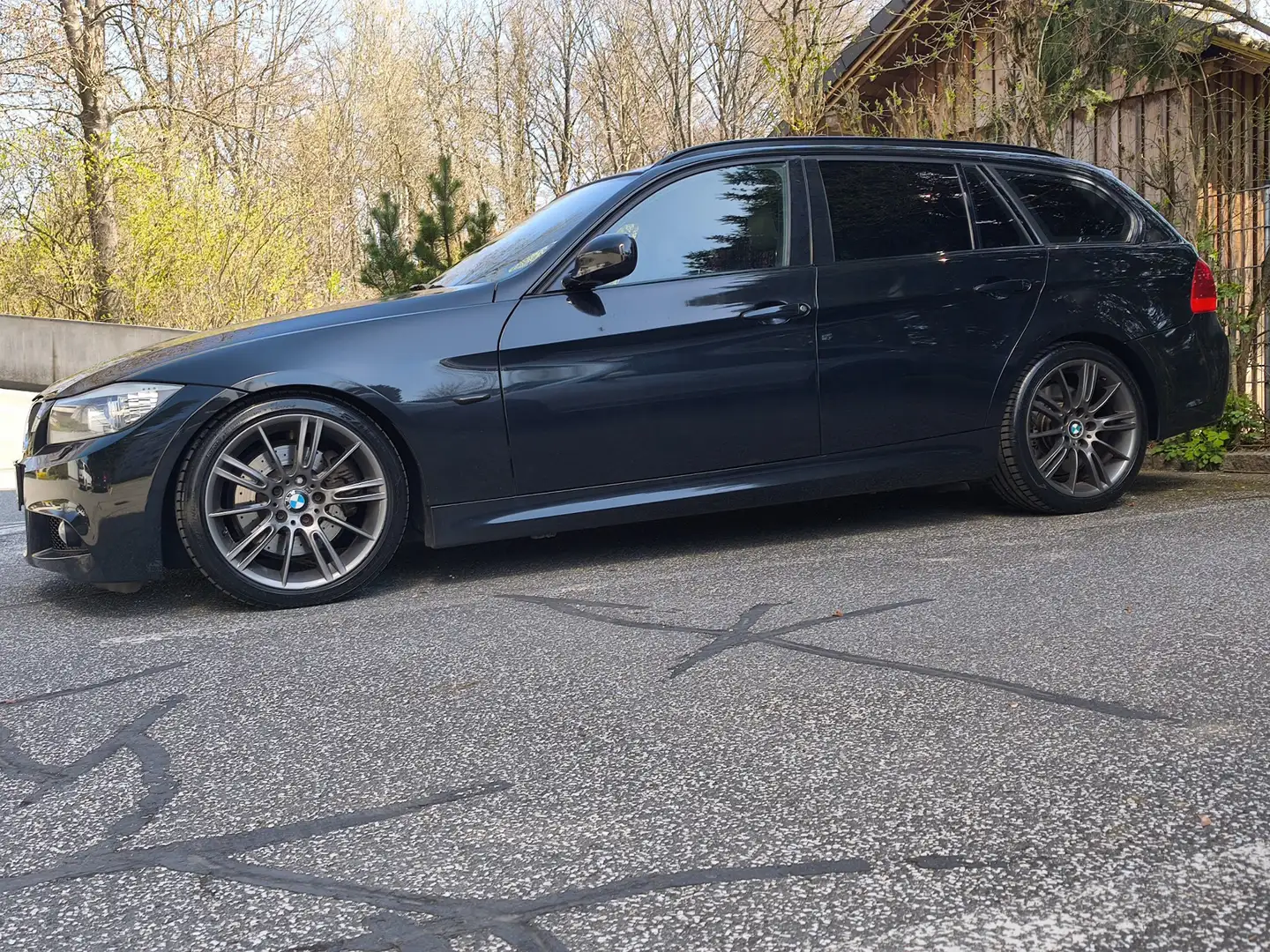 BMW 330 330d xDrive Edition Sport Schwarz - 1