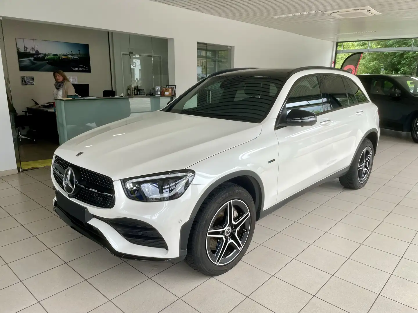 Mercedes-Benz GLC 300 de 4Matic/PHEV/AMG/DAB/NIGHT/KEYLESS-GO - 1