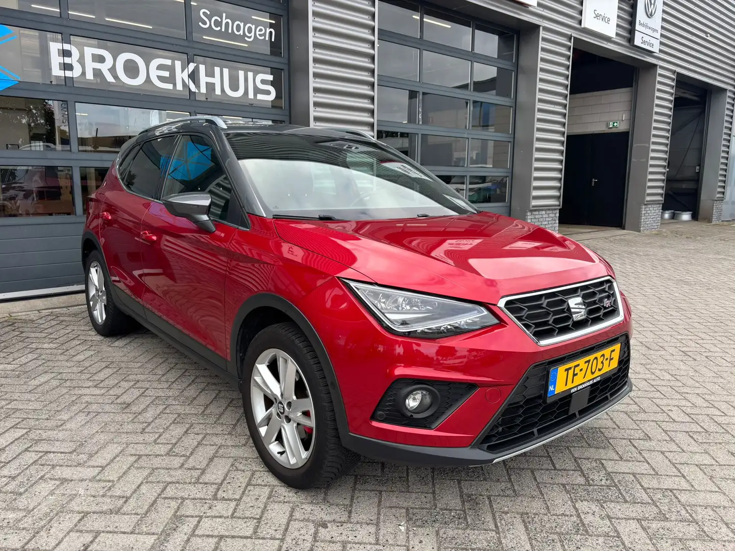 SEAT Arona 1.0 TSI 115 pk FR Business Intense | Trekhaak afne Rouge - 2