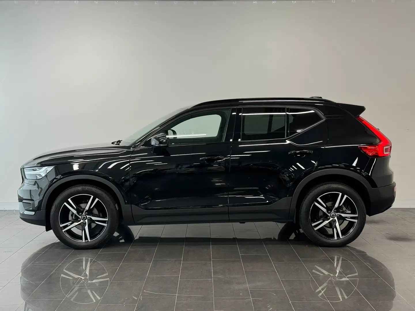 Volvo XC40 T3 R-Design | Achteruitrijcamera | Apple Carplay/A Negro - 2