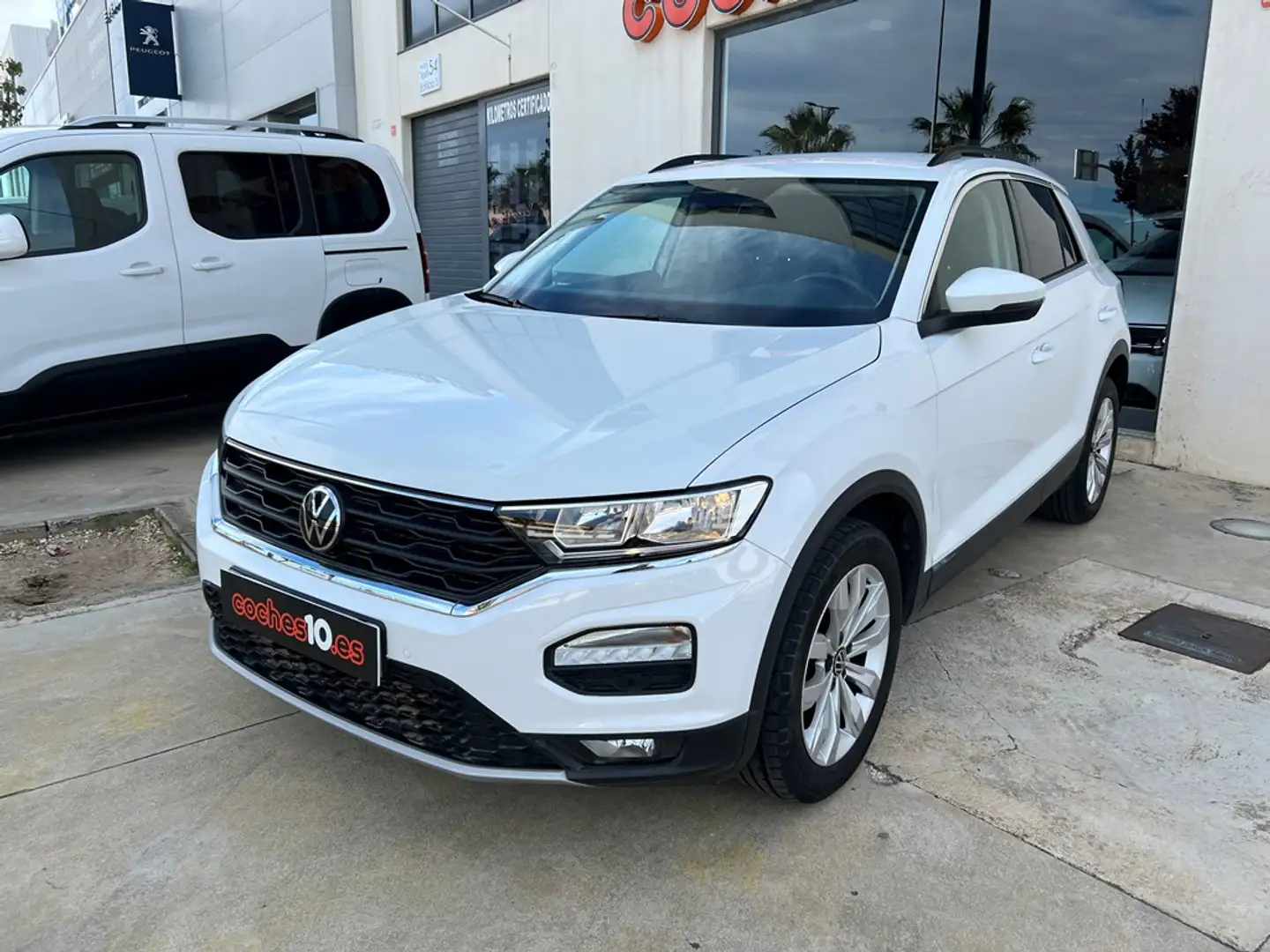 Volkswagen T-Roc 1.0 TSI Advance Style Wit - 2