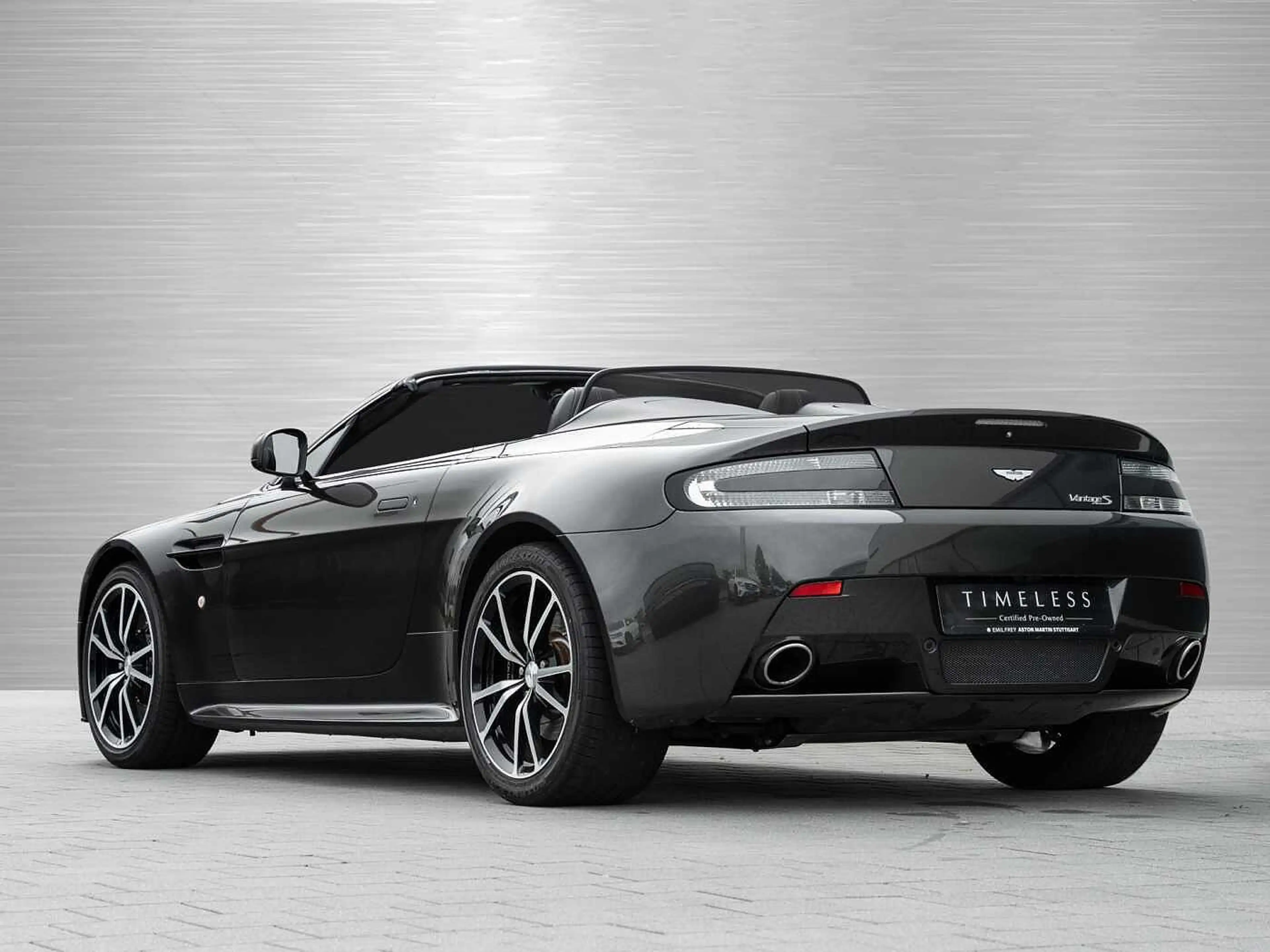 Aston Martin V8 Vantage SP10 Roadster Sportshift — photo 2