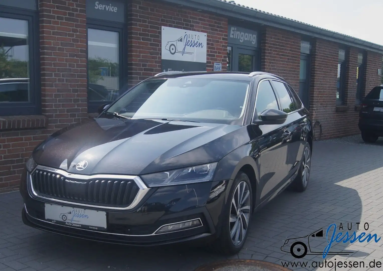 Skoda Octavia Combi 1.5 tsi Style Ahk/RFK/Navi/Tem/LED Zwart - 1