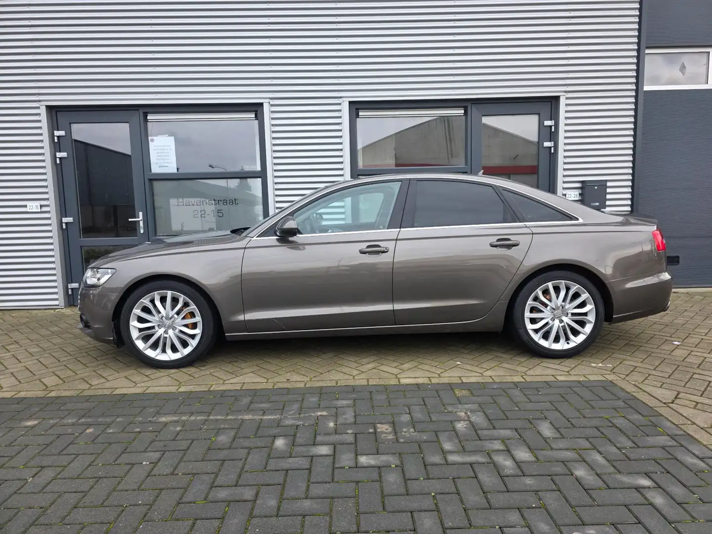 Audi A6 Limousine 2.8 FSI Gris - 2