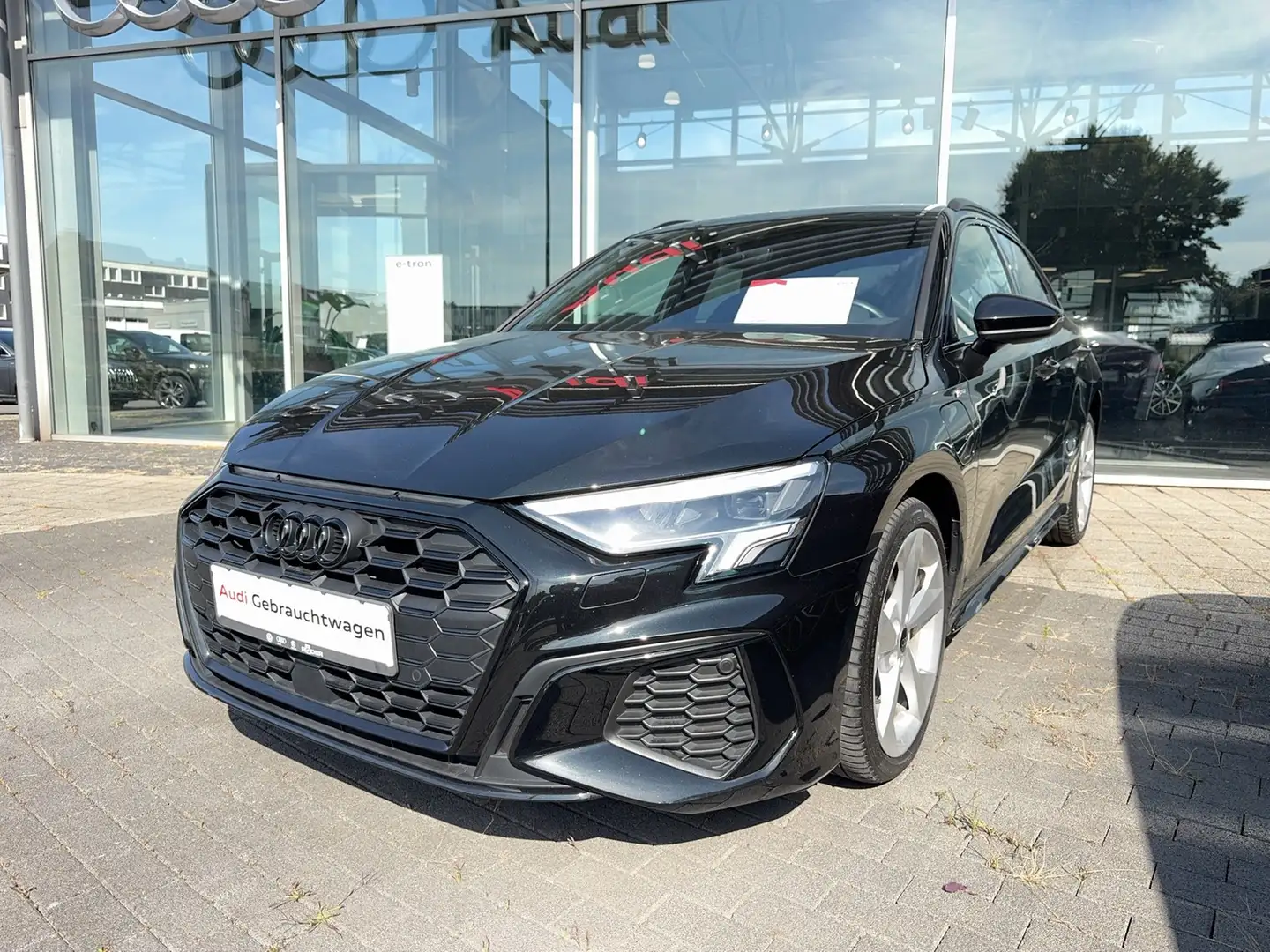 Audi A3 Sportback 45 TFSI e S line Navi LED Schwarz - 1