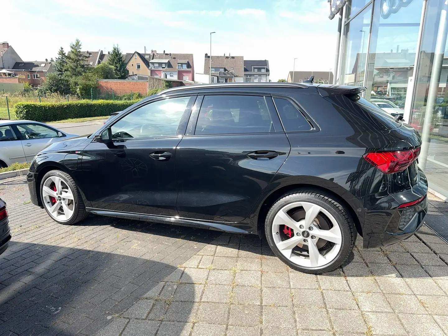 Audi A3 Sportback 45 TFSI e S line Navi LED Schwarz - 2