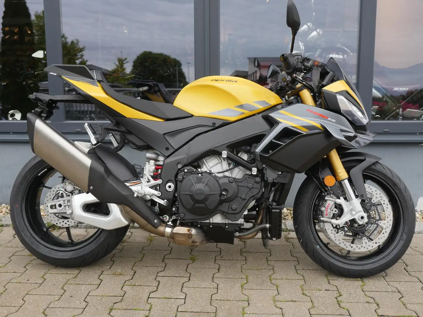 Aprilia Tuono V4 1100 / Factory - 2025 - beide Modelle - 1