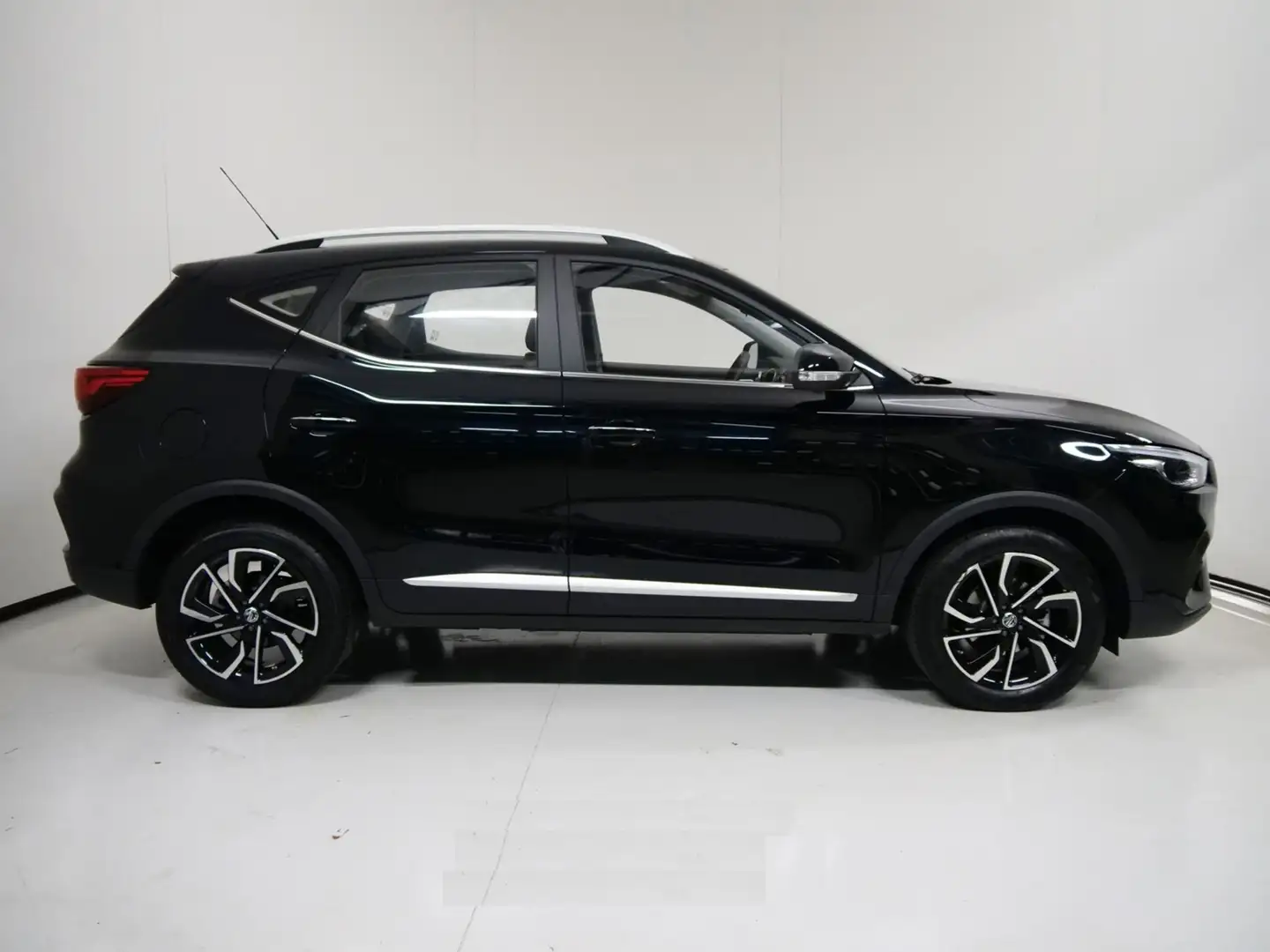 MG ZS 1.5 VTi-tech Luxury *Senza obbligo finanziamento* Noir - 1