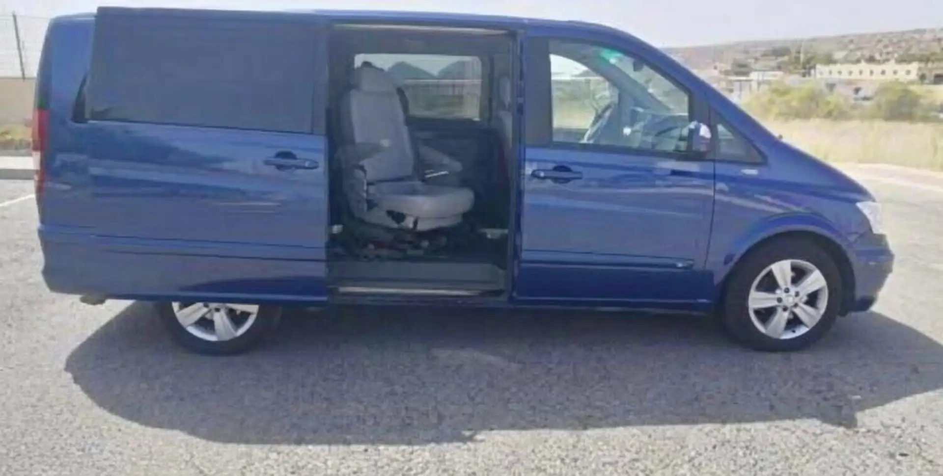 Mercedes-Benz Viano Viano 2.2CDI Ambiente Largo Ambiente Azul - 2