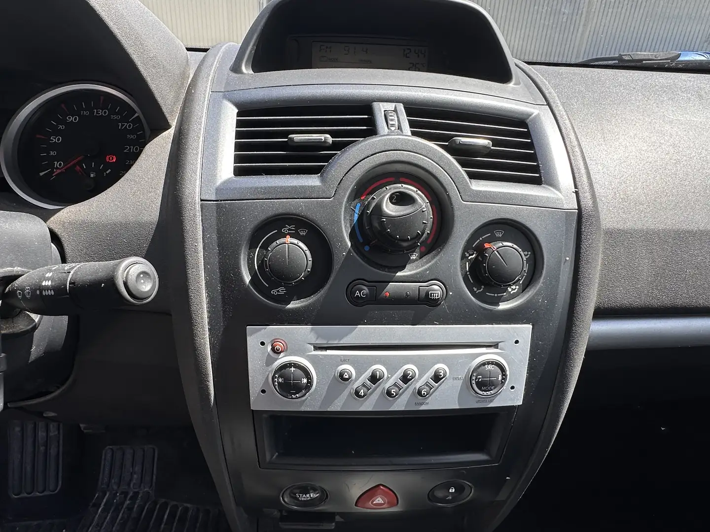 Renault Megane Mégane II CC 1.5 dCi 105 eco2 Extrême - 1