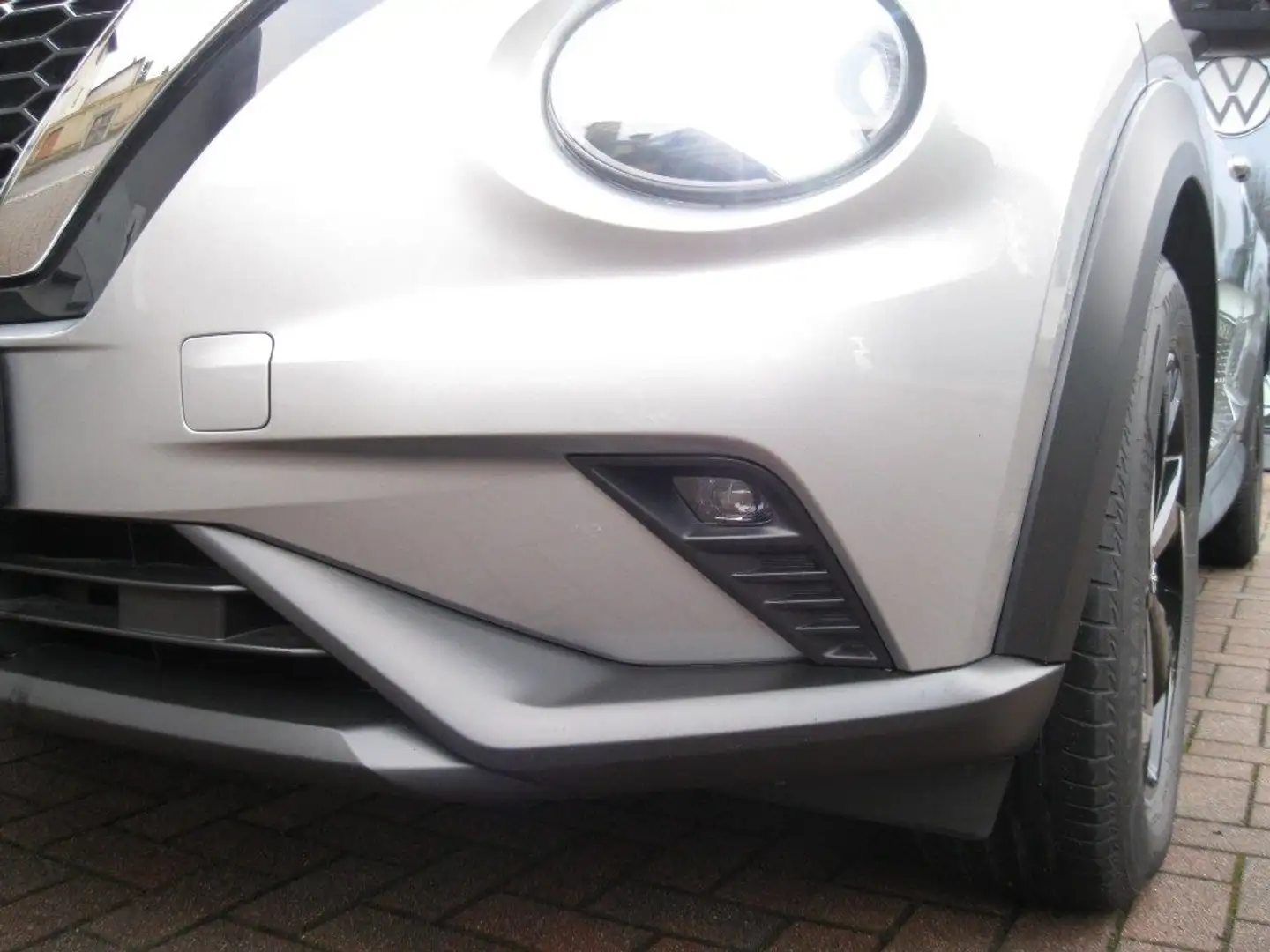 Nissan Juke 1.0 DIG-T 114 CV Acenta con Look Pack Grigio - 2