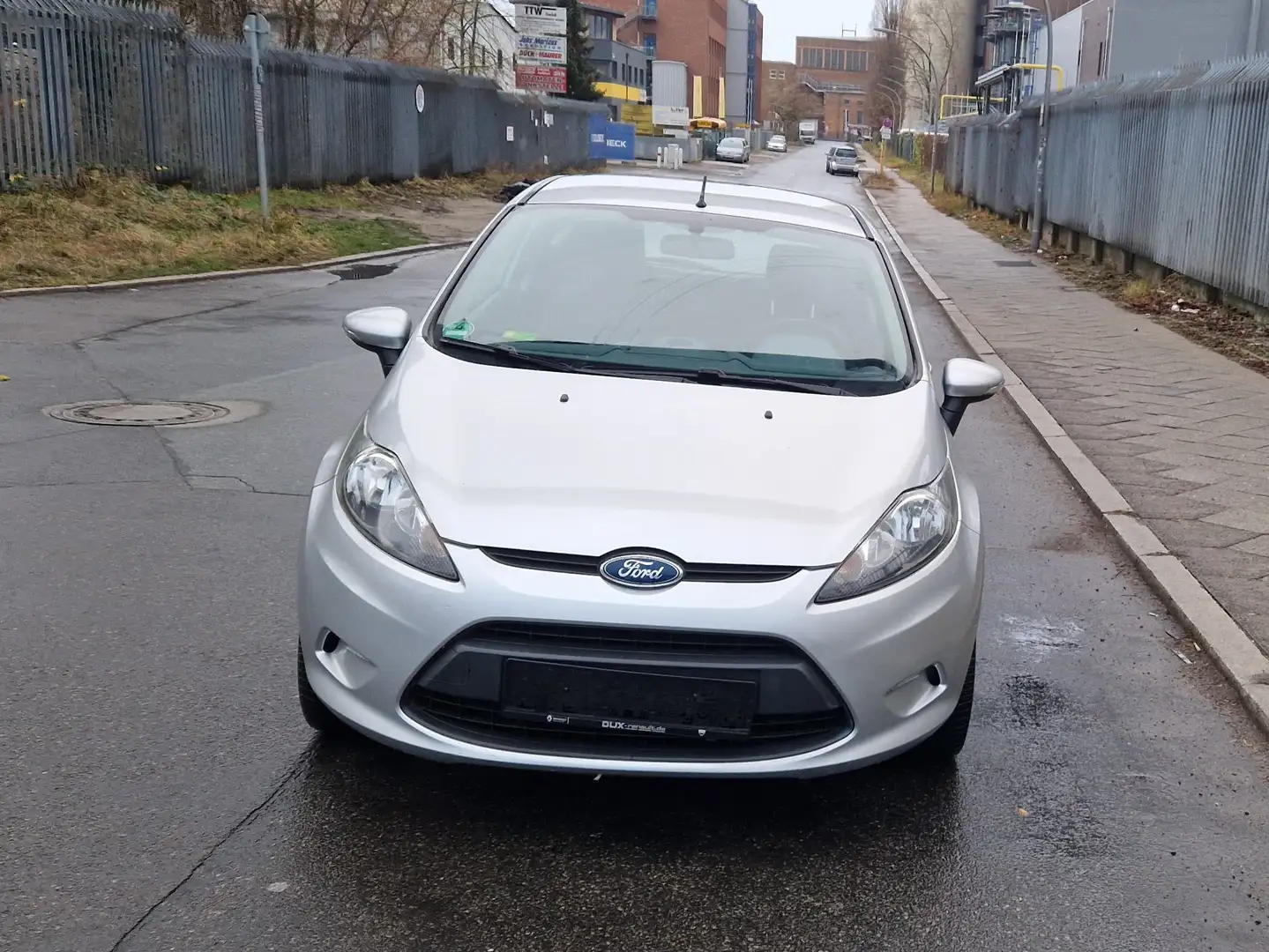 Ford Fiesta TUV UND ASU NEU-IDEAL FÜR ANFÄNGER Plateado - 2