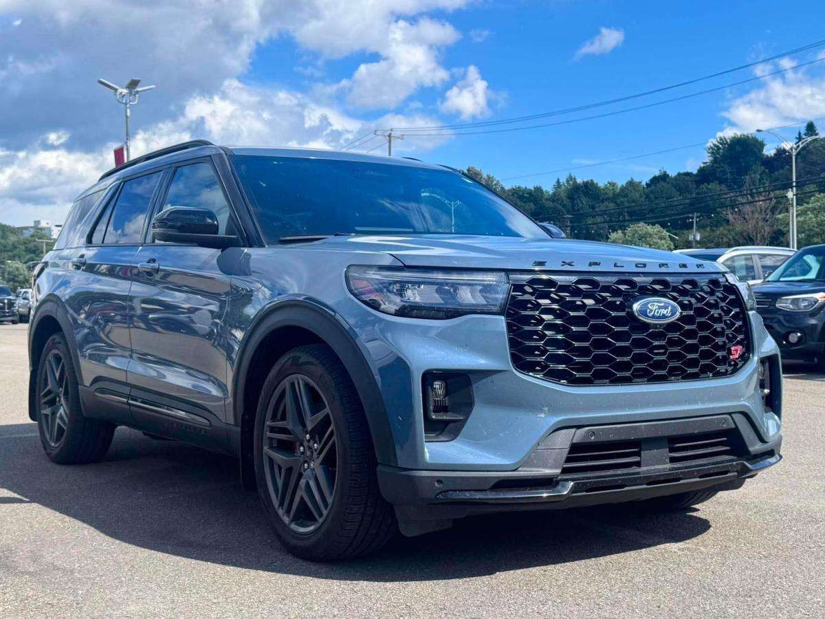 2025 Ford Explorer ST *4RM*
