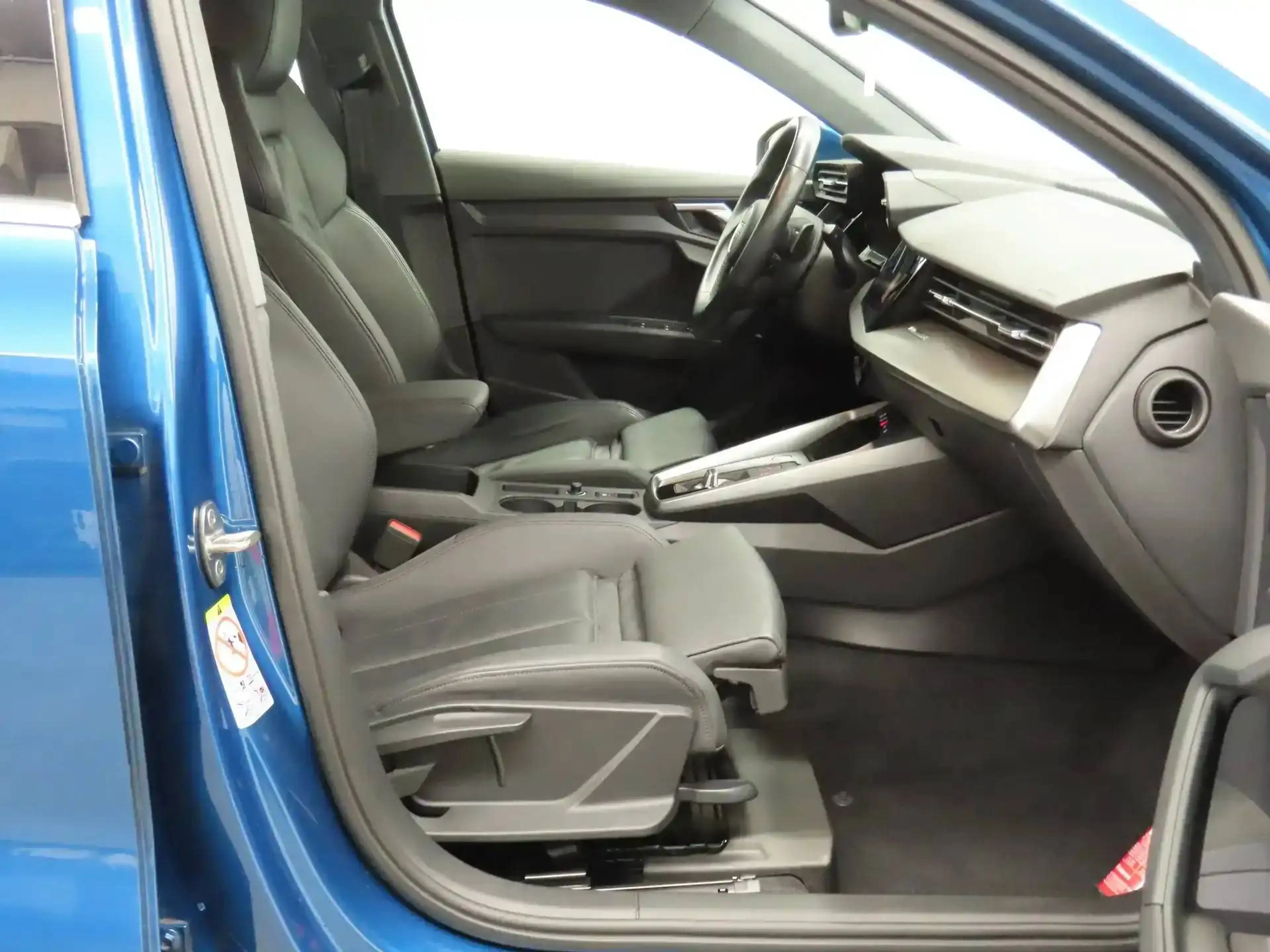 Audi A3 30TFSI Sportback Stronic *CUIR SPORT-LED-VIRTUAL* — photo 7
