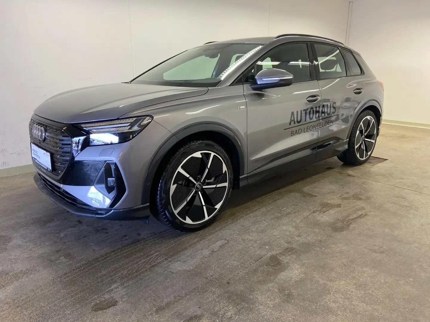 Audi Q4 e-tron Audi Q4 40 e-tron Grau - 1
