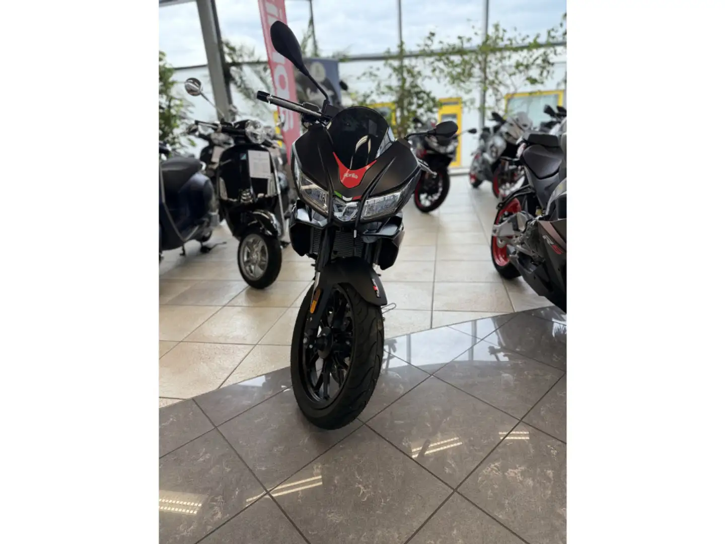 Aprilia Tuono 125 Noir - 1