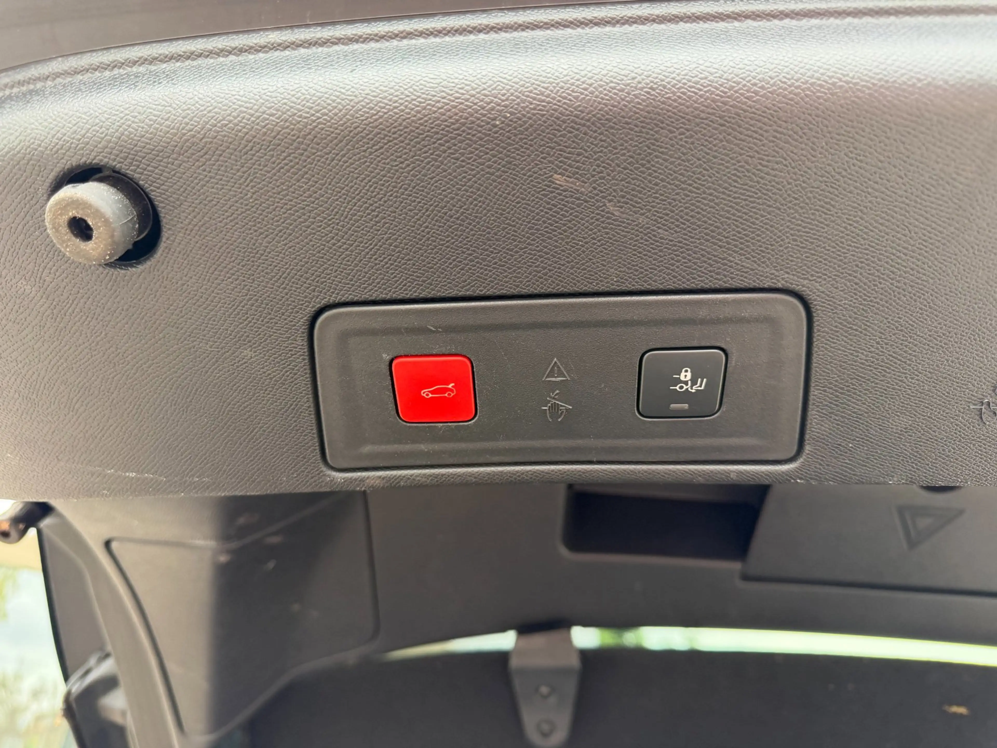 Peugeot 508 1.6 PureTech First Edition — photo 27