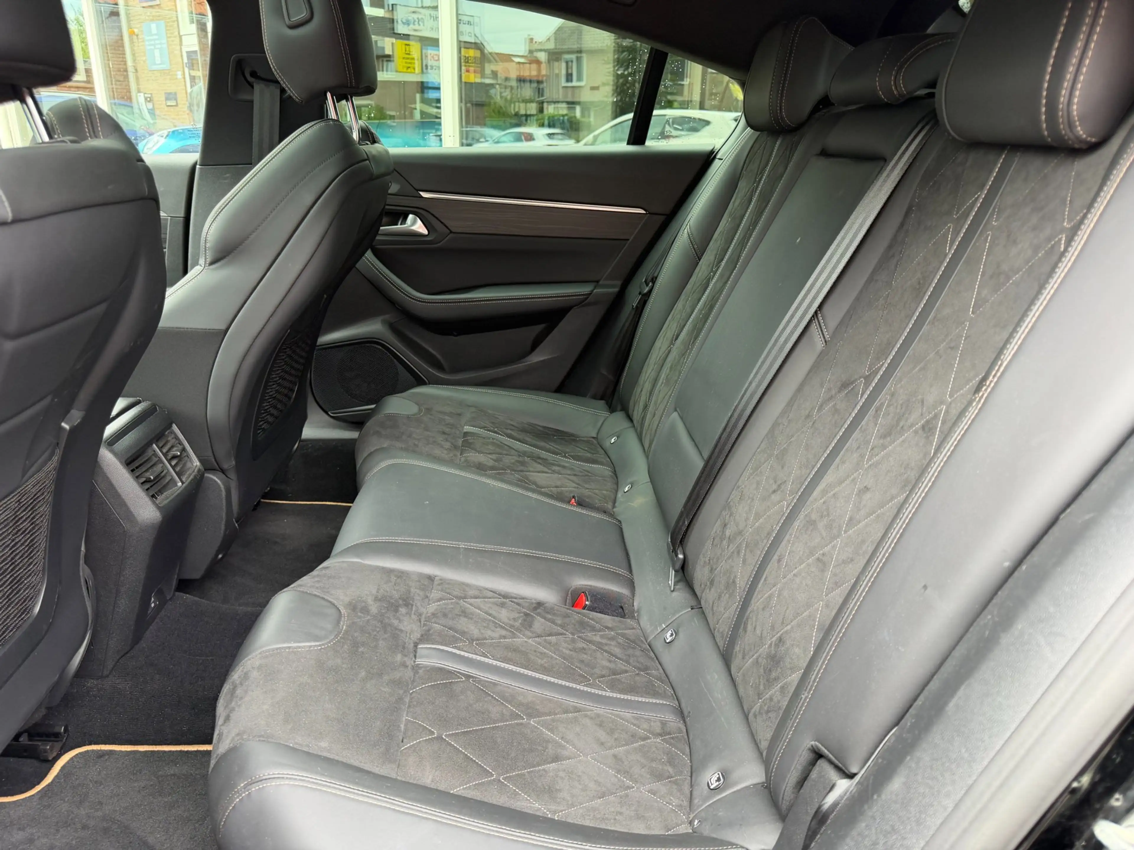 Peugeot 508 1.6 PureTech First Edition — photo 9
