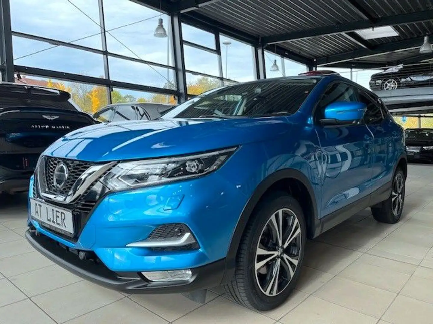 Nissan Qashqai 1.2 N-Connecta LED NAVI 360° VISIA Bleu - 1