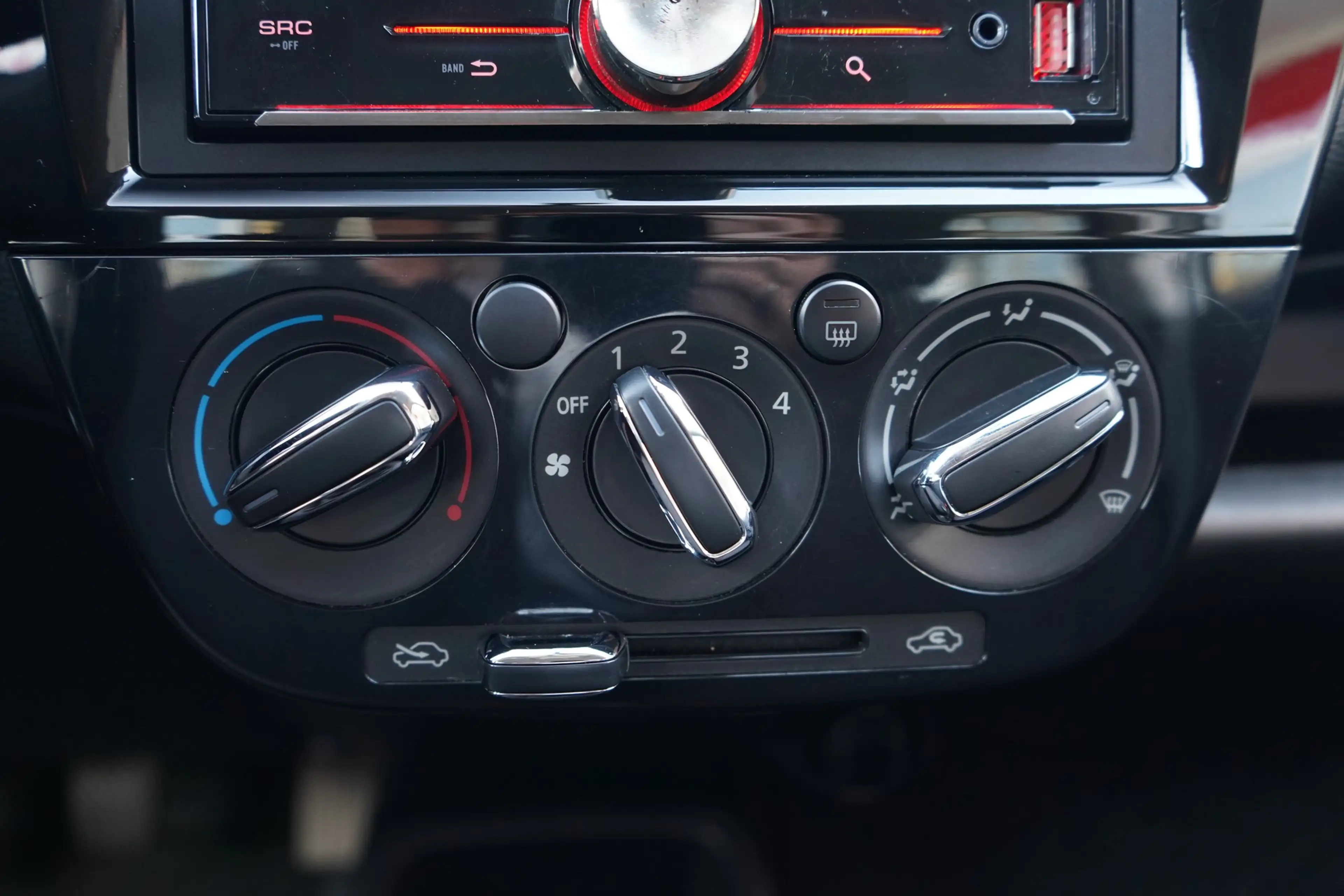 Mitsubishi Space Star 1.0 Active PDC Freisprechanlage AUX — photo 13