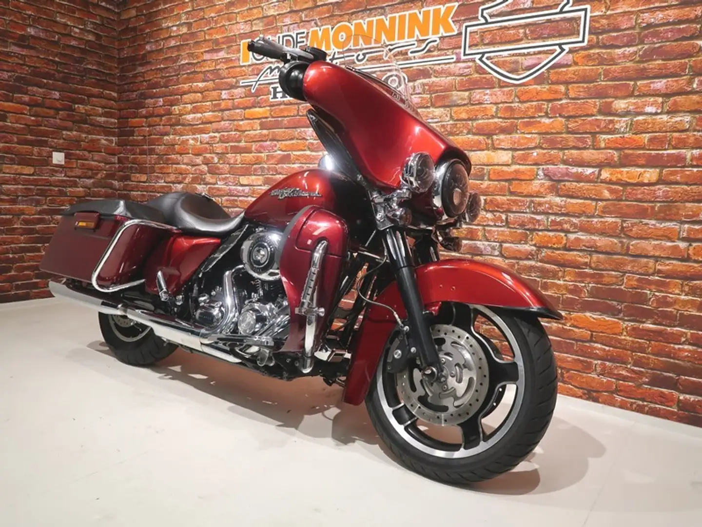 Harley-Davidson Street Glide FLHX 1580 Roşu - 2