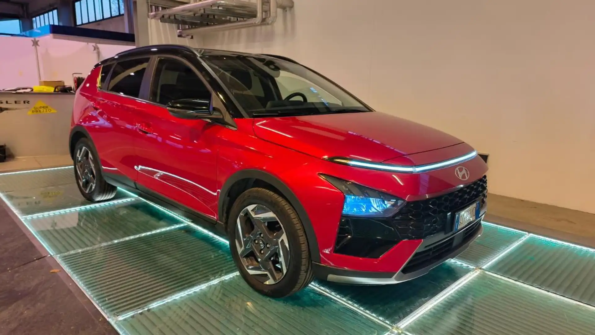 Hyundai BAYON 1.0 T-GDI Hybrid 48V iMT XClass Rosso - 1