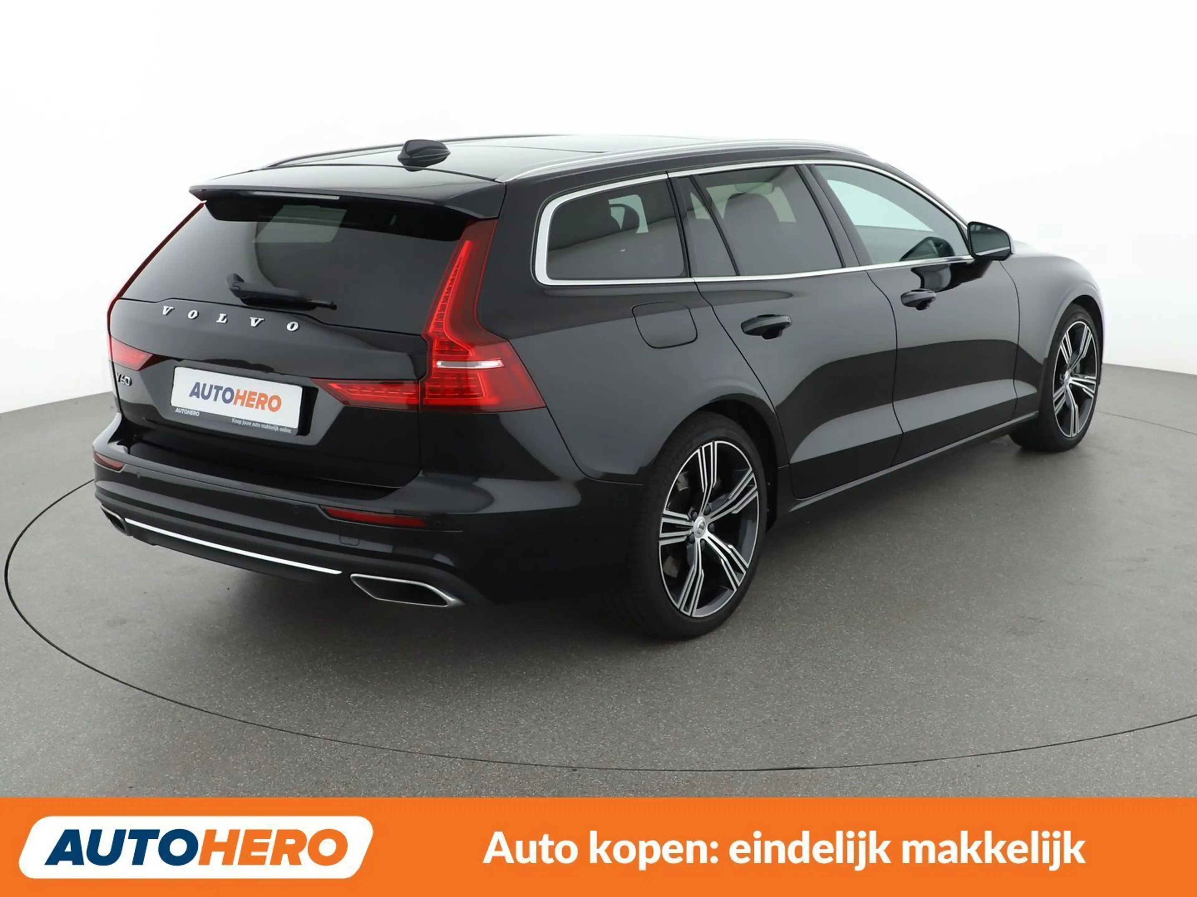 Volvo V60 2.0 T8 Plug-in Hybrid Inscription AWD — photo 7