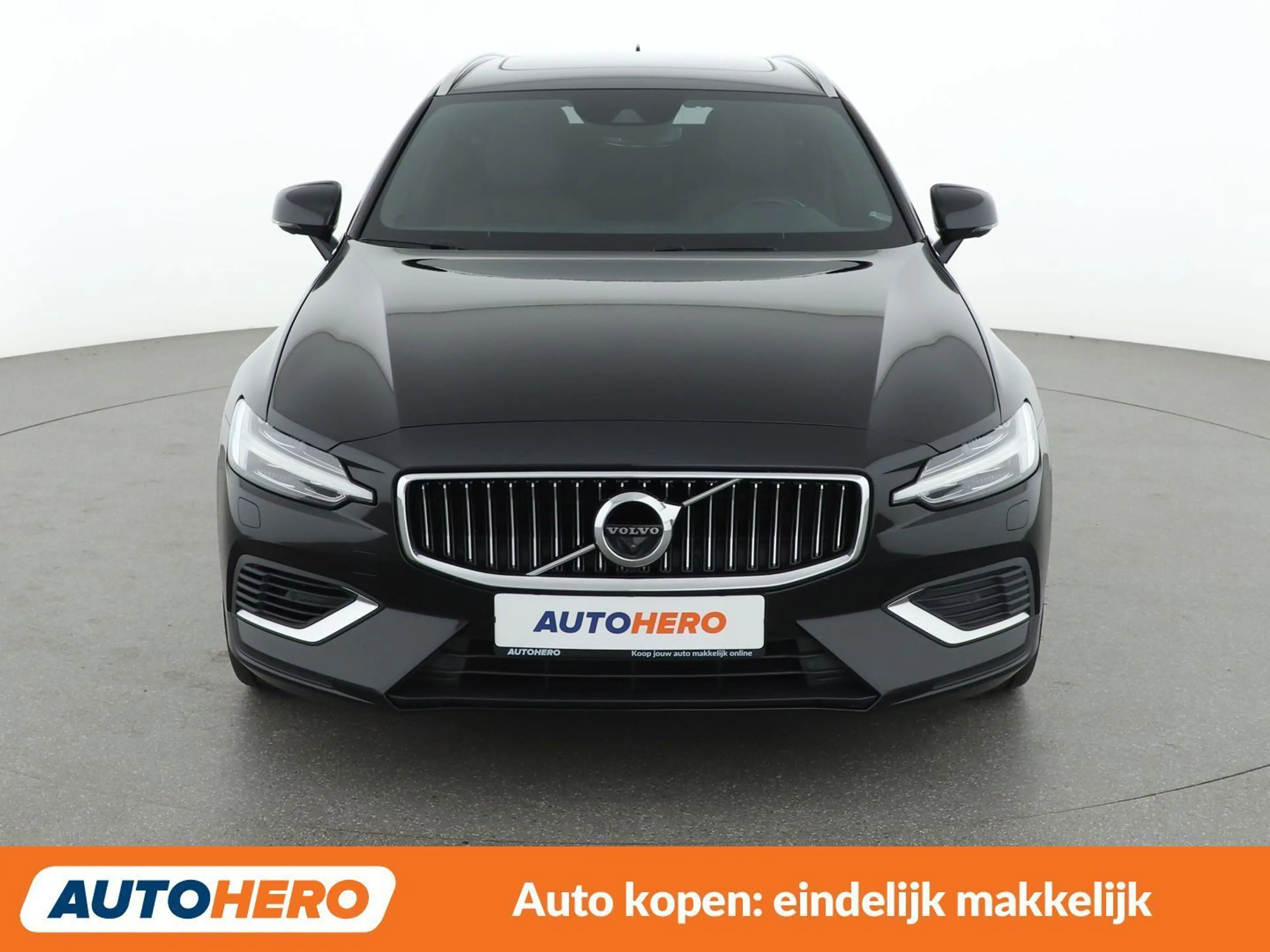 Volvo V60 2.0 T8 Plug-in Hybrid Inscription AWD — photo 10