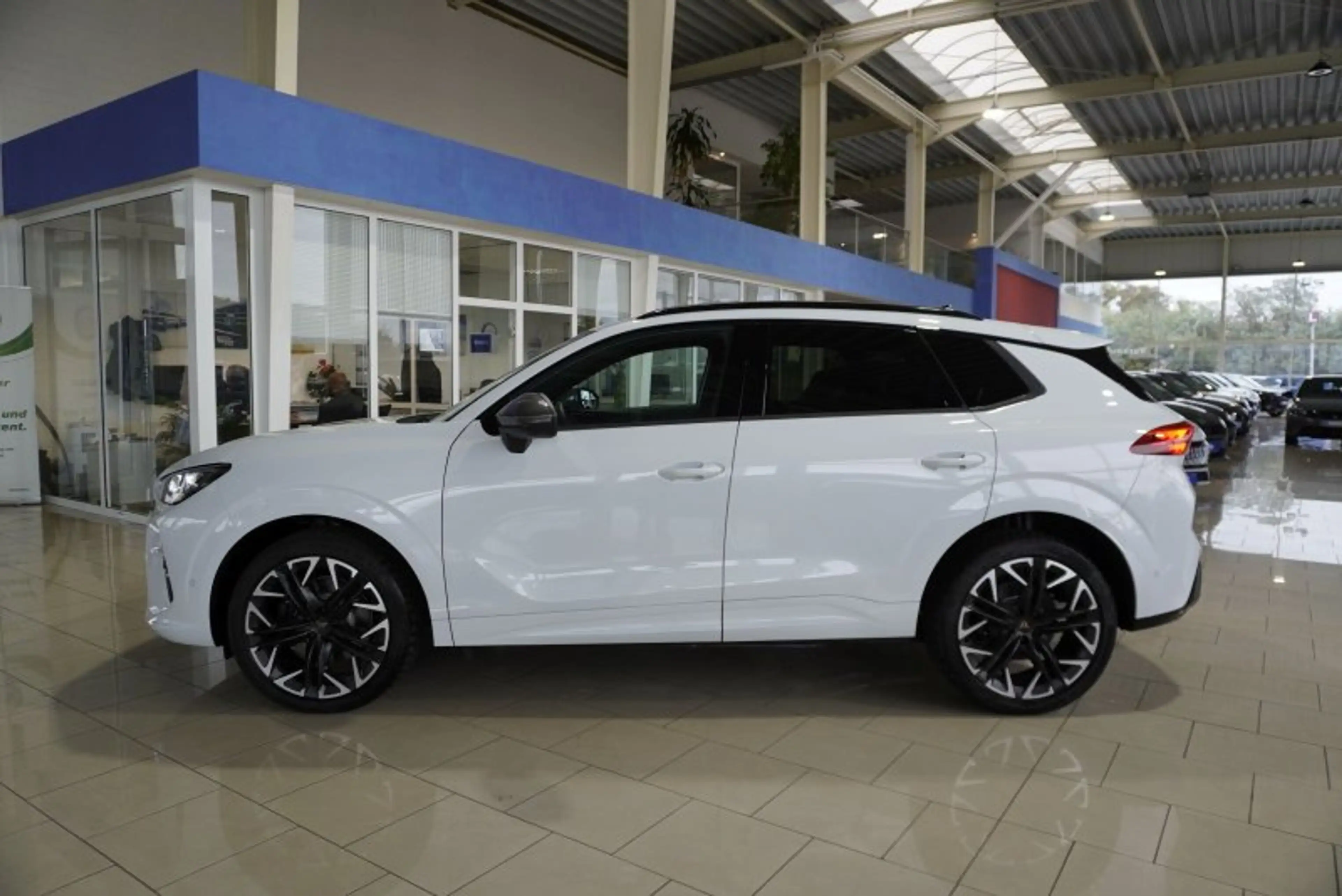 CUPRA Terramar VZ 2,0TSI 265PS 5*J.Gar/AHK/Pano/Matrix      ** — photo 2