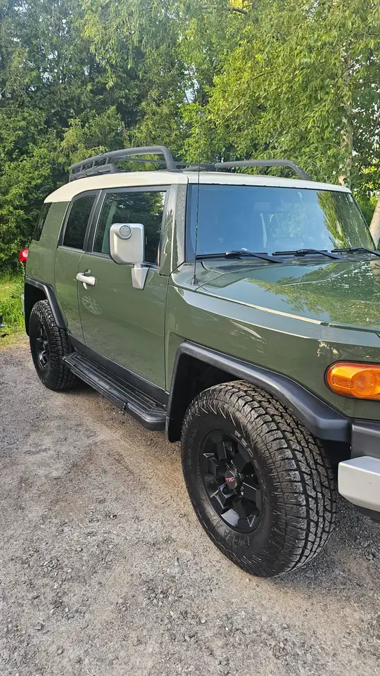 Toyota FJ Cruiser photo Toyota FJ Cruiser