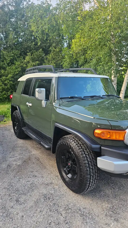 Toyota FJ Cruiser photo Toyota FJ Cruiser