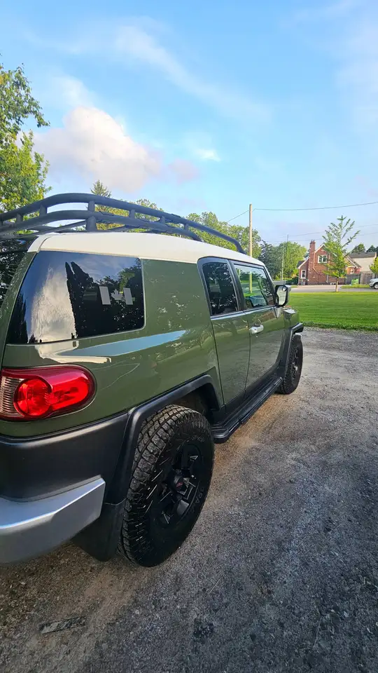 Toyota FJ Cruiser photo Toyota FJ Cruiser