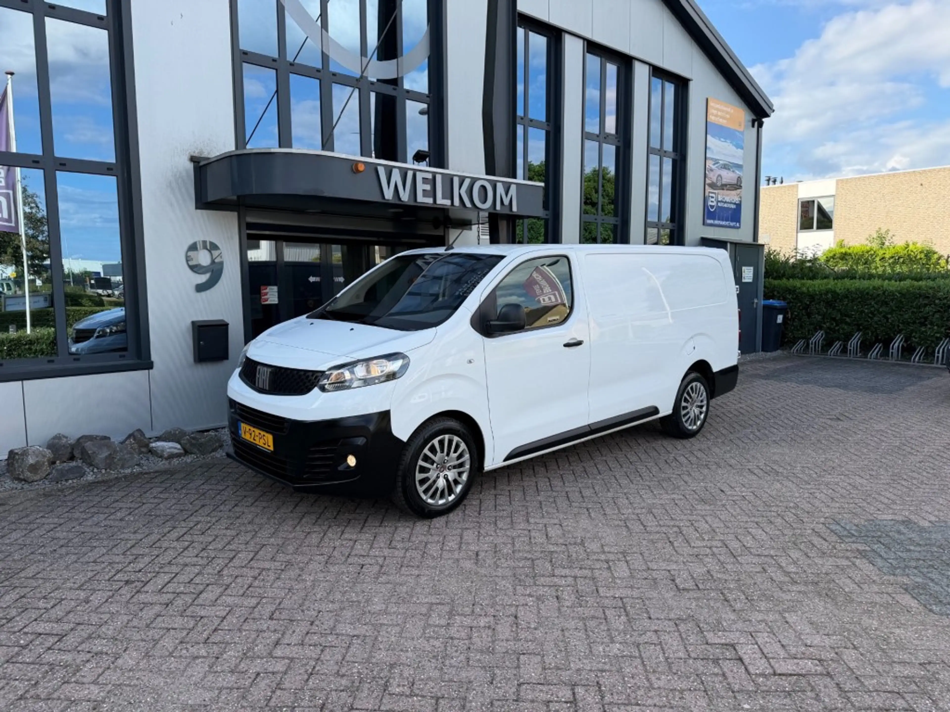 Peugeot Expert 2.0 MultiJet Extra Lang L3H1 145PK Navi Camera App