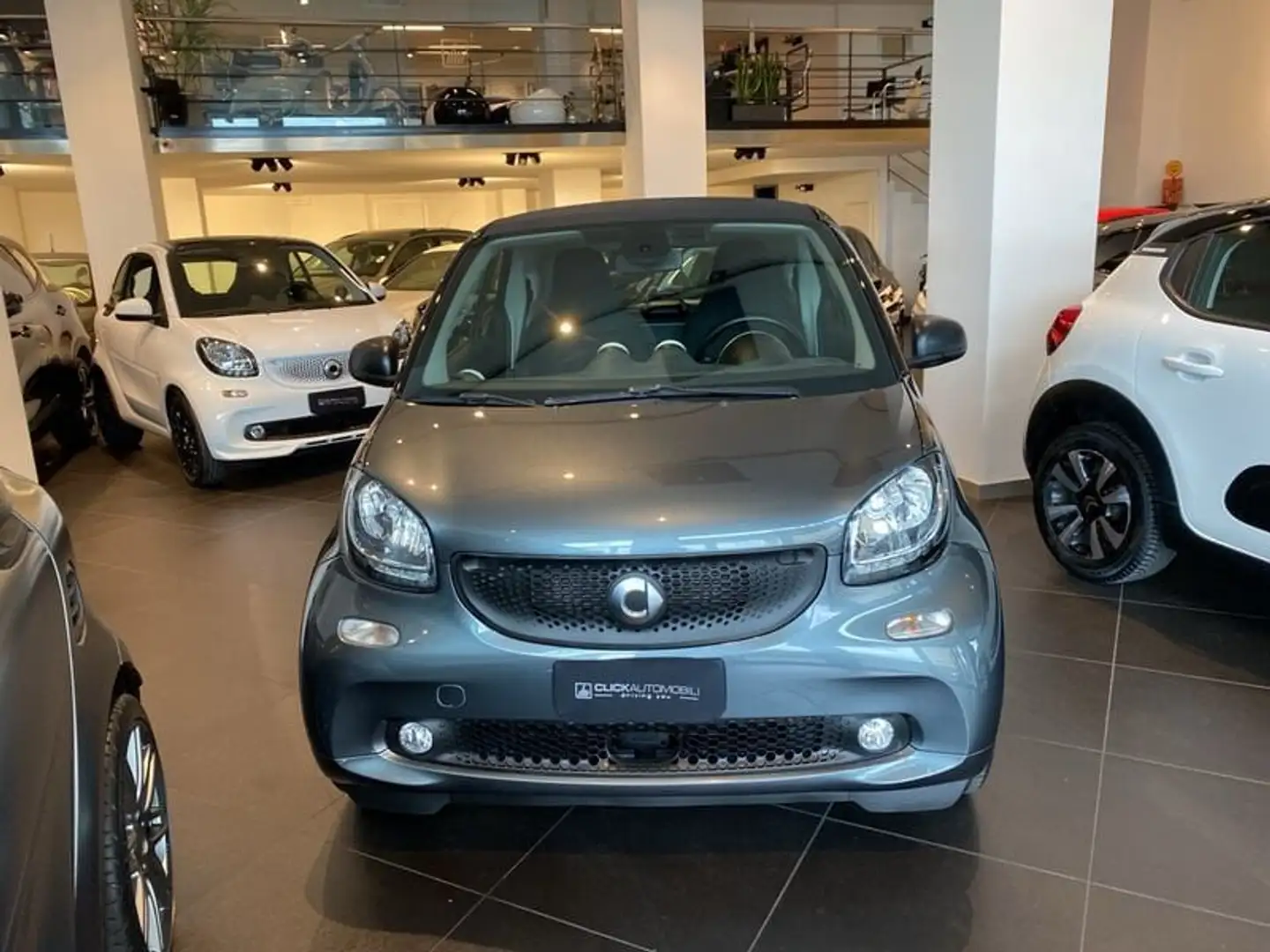 smart forTwo 70 1.0 Youngster Grau - 2