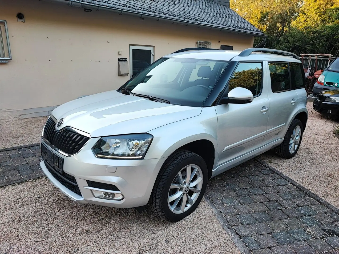 Skoda Yeti Elegance/Bi-Xenon/LED/Keyless Go/FACELIFT Argintiu - 1